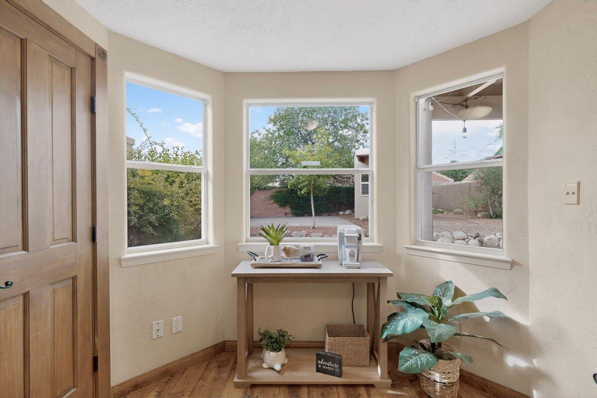 9633 De Vargas Loop NE