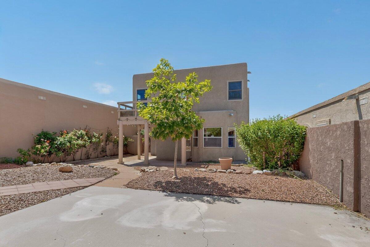 9633 De Vargas Loop NE