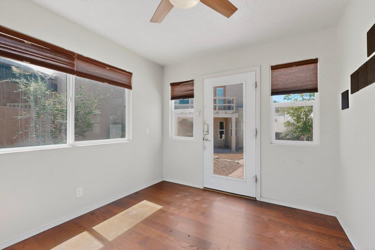9633 De Vargas Loop NE