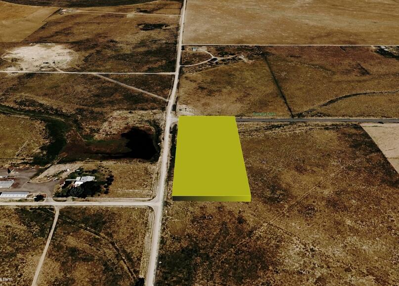 Willow Lake (S11 T7N R8E L16) Road