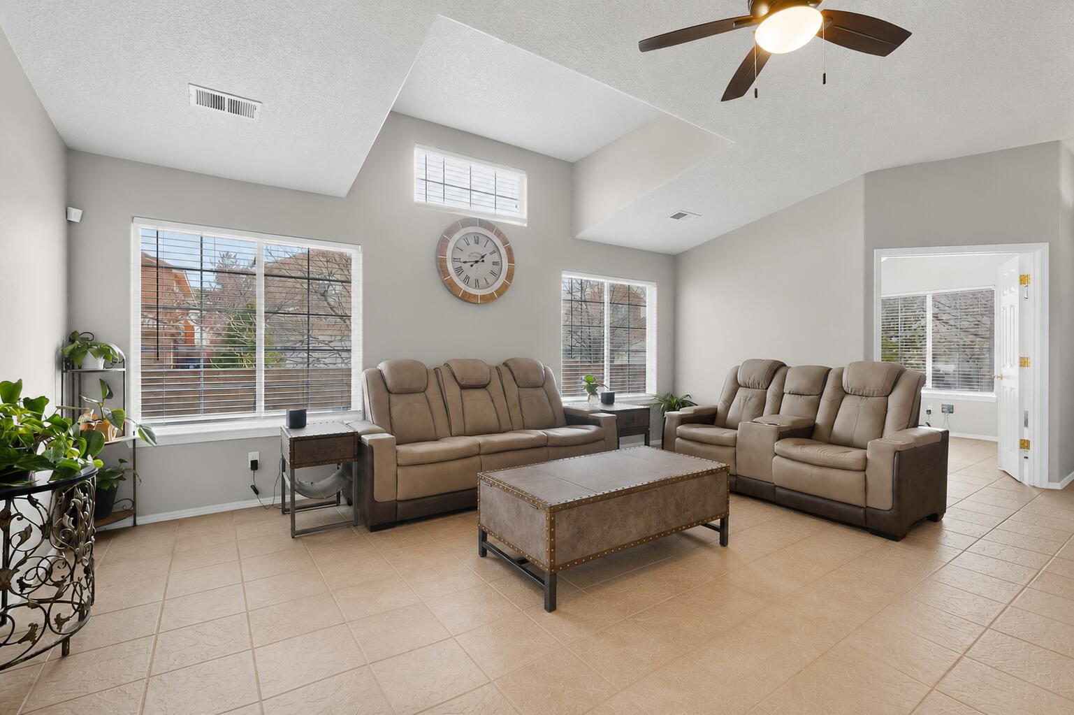 5401 Kokopelli Court NW