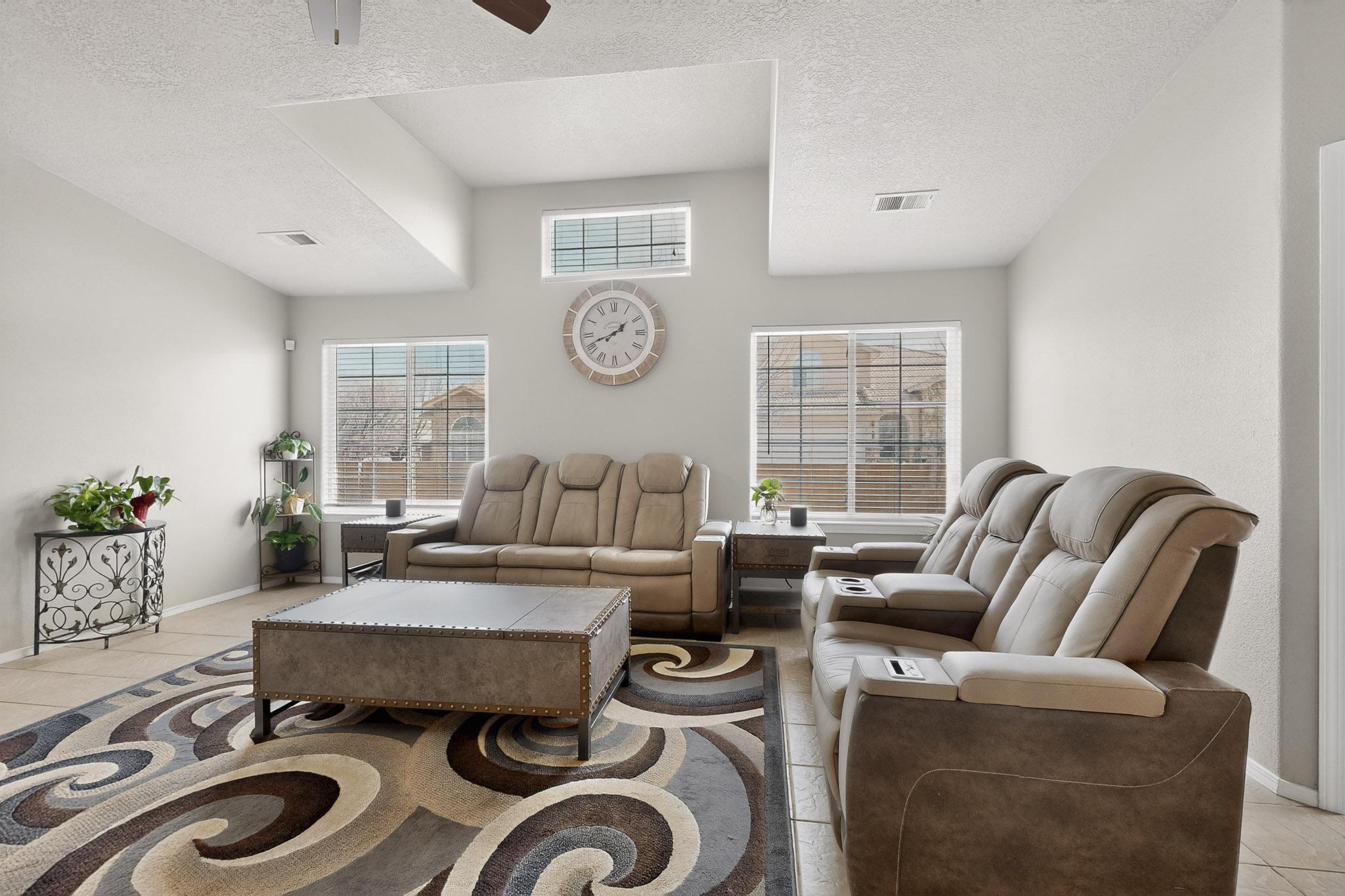 5401 Kokopelli Court NW