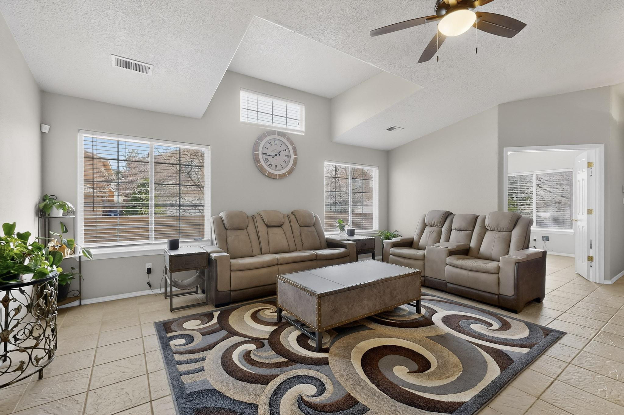 5401 Kokopelli Court NW