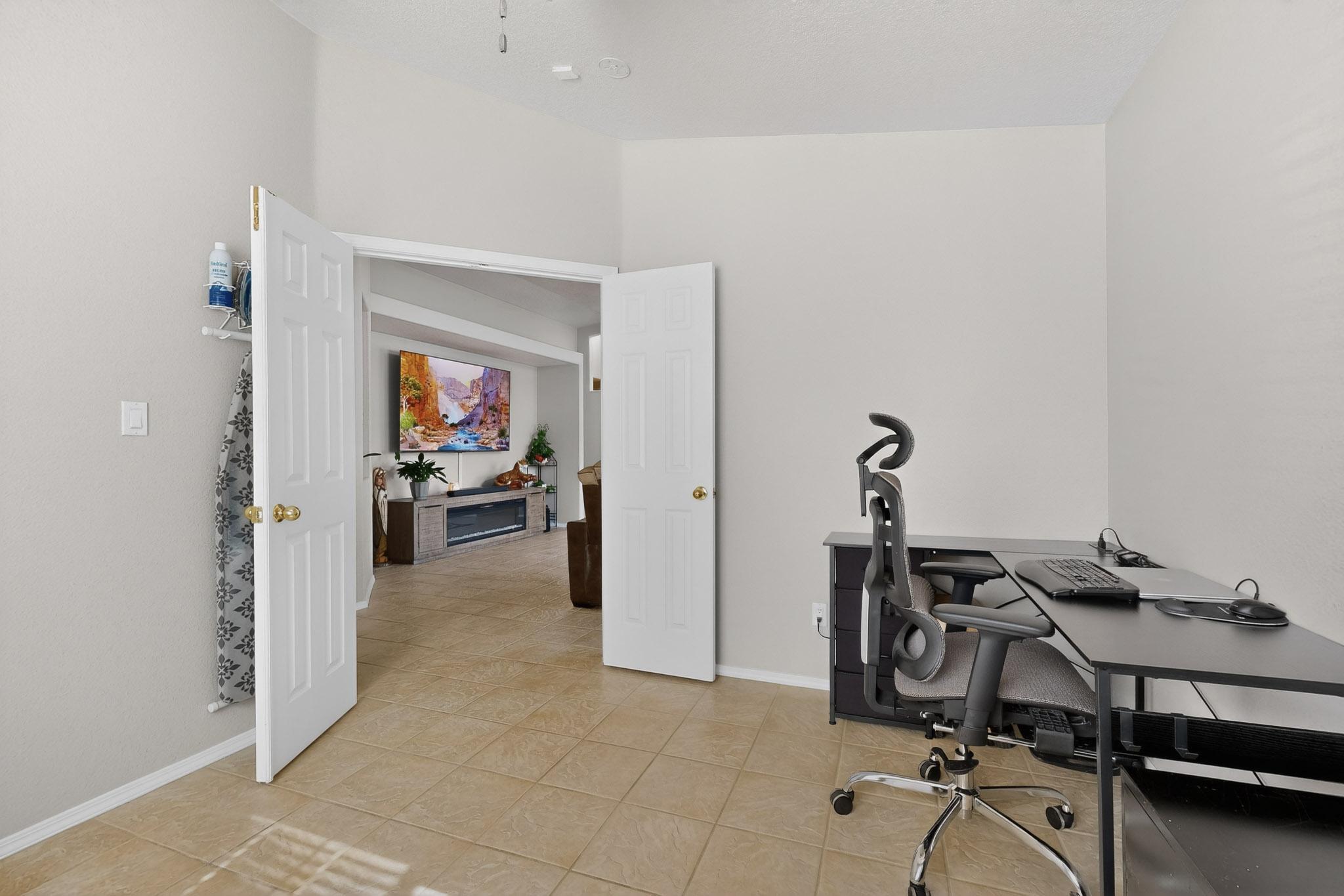 5401 Kokopelli Court NW