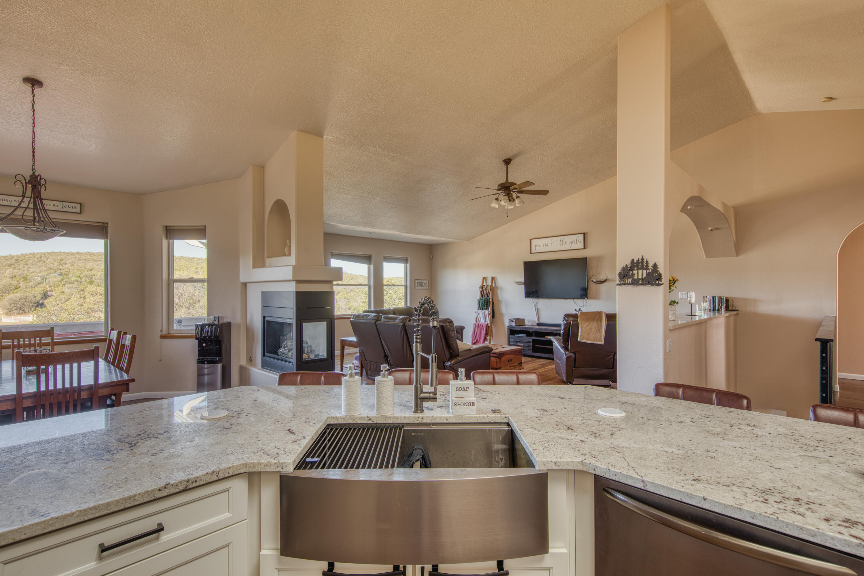 82 Camino Cerritos