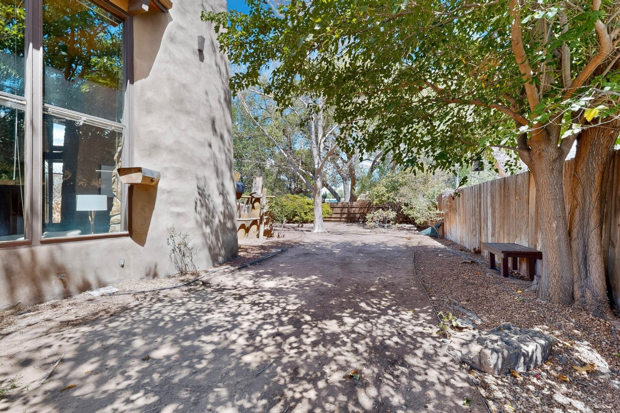 3232 Don Quixote Drive NW
