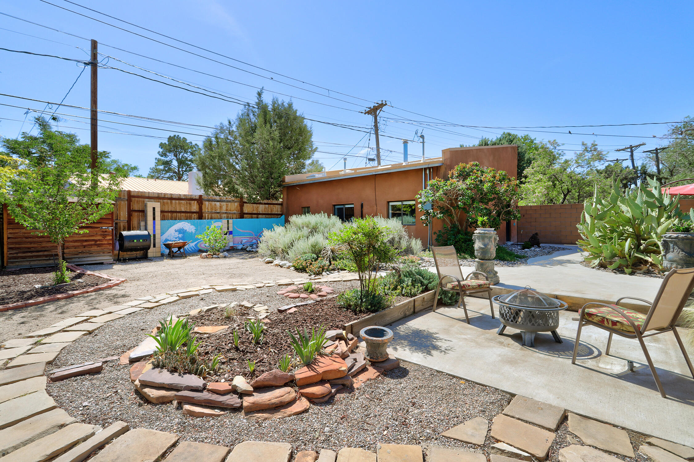518 Hermosa Drive SE