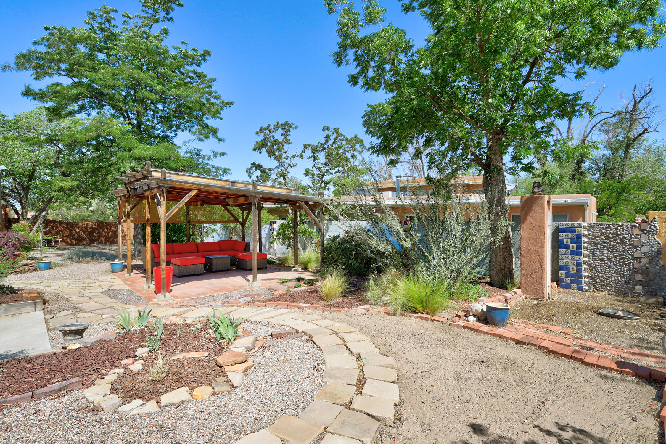518 Hermosa Drive SE