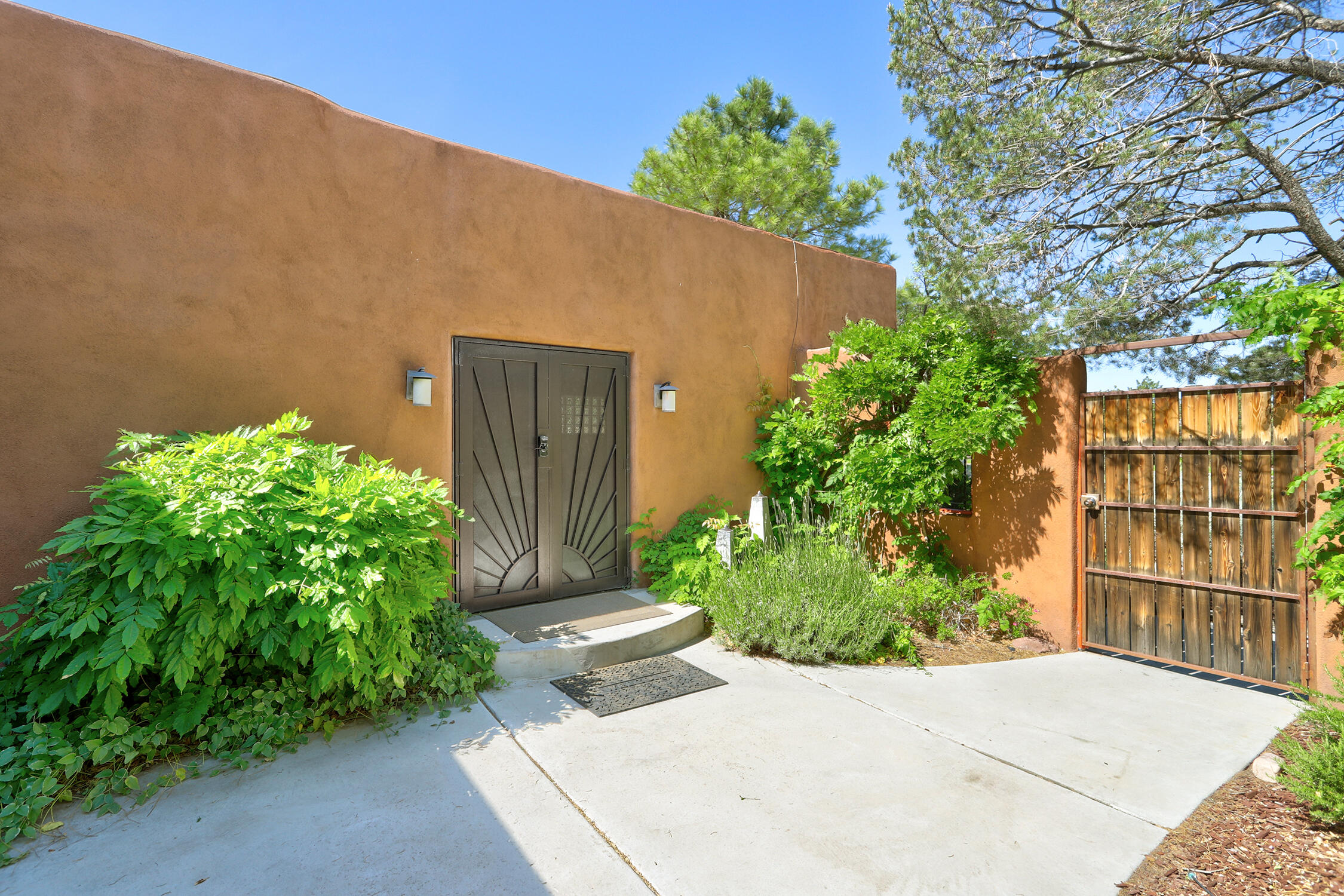 518 Hermosa Drive SE