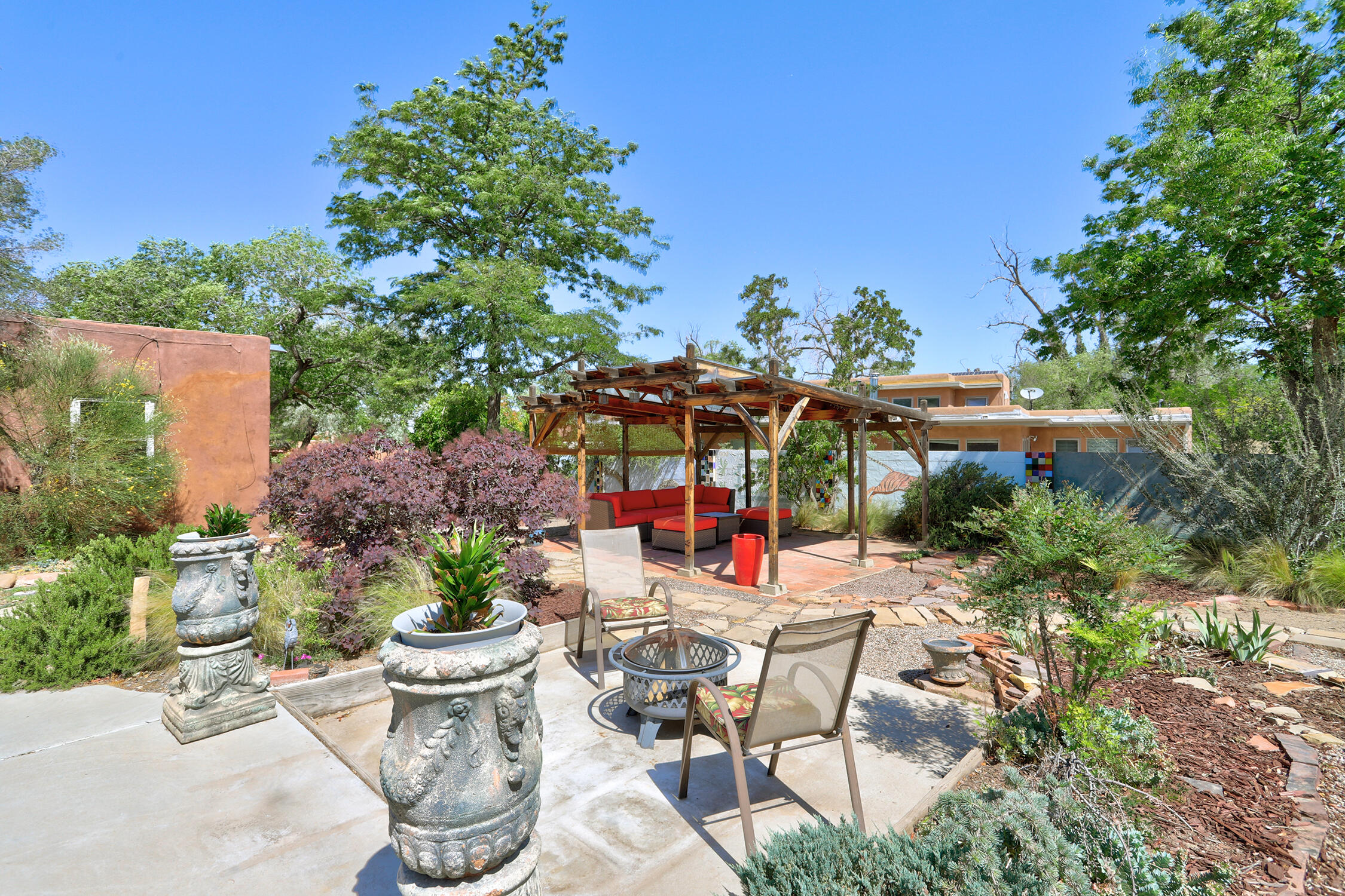 518 Hermosa Drive SE