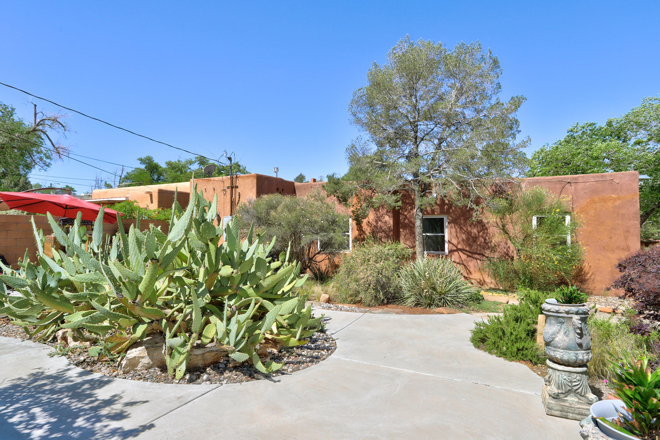 518 Hermosa Drive SE
