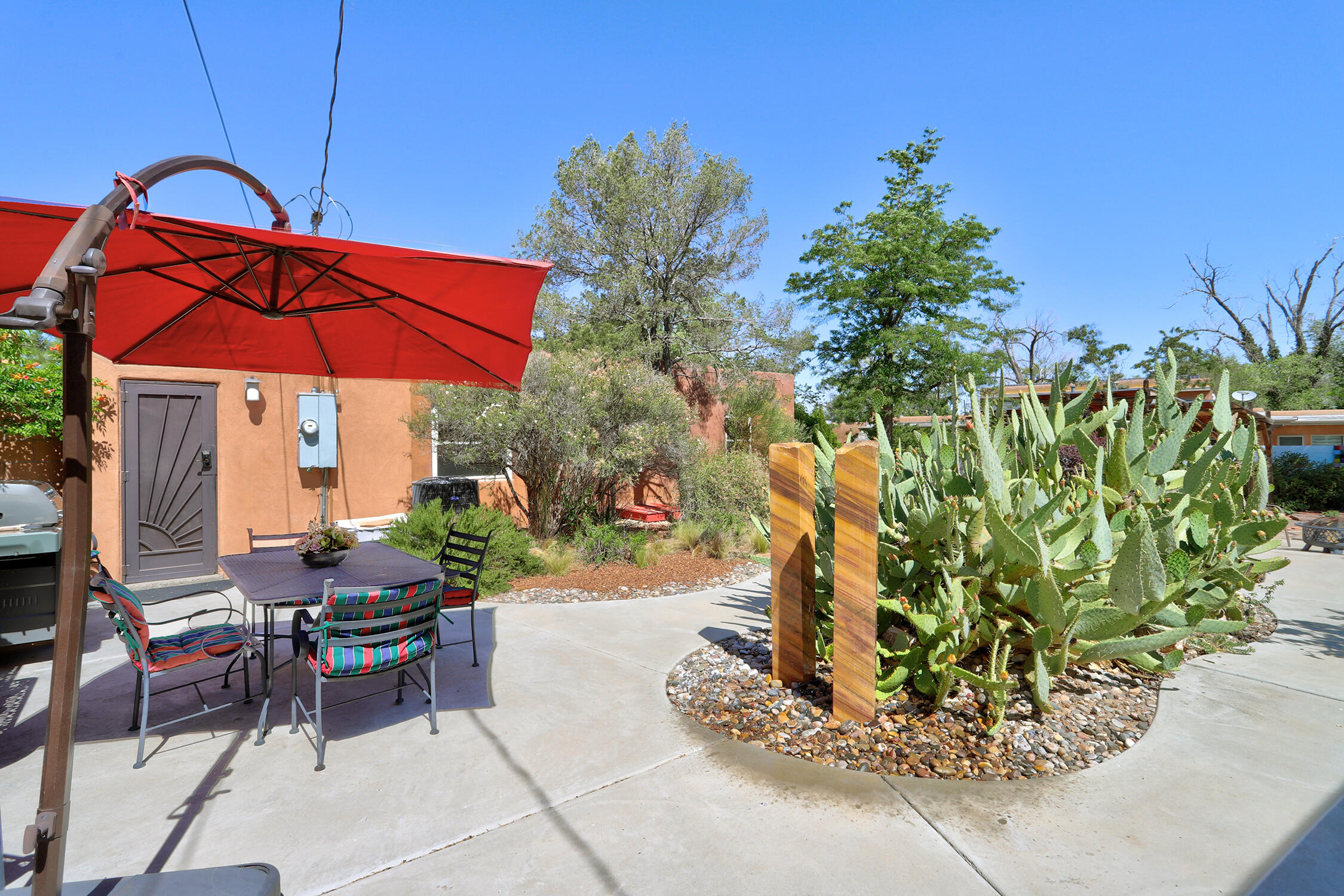 518 Hermosa Drive SE