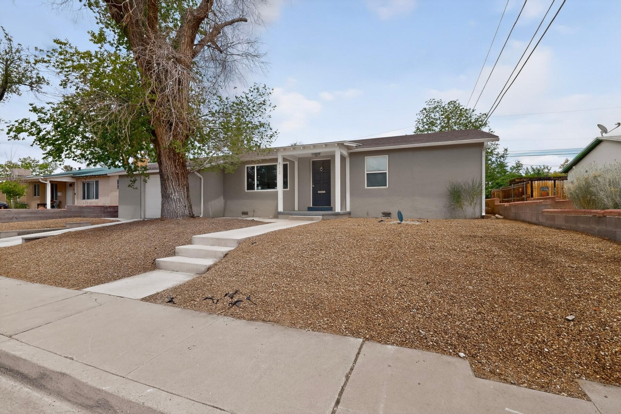 812 Amherst Drive NE