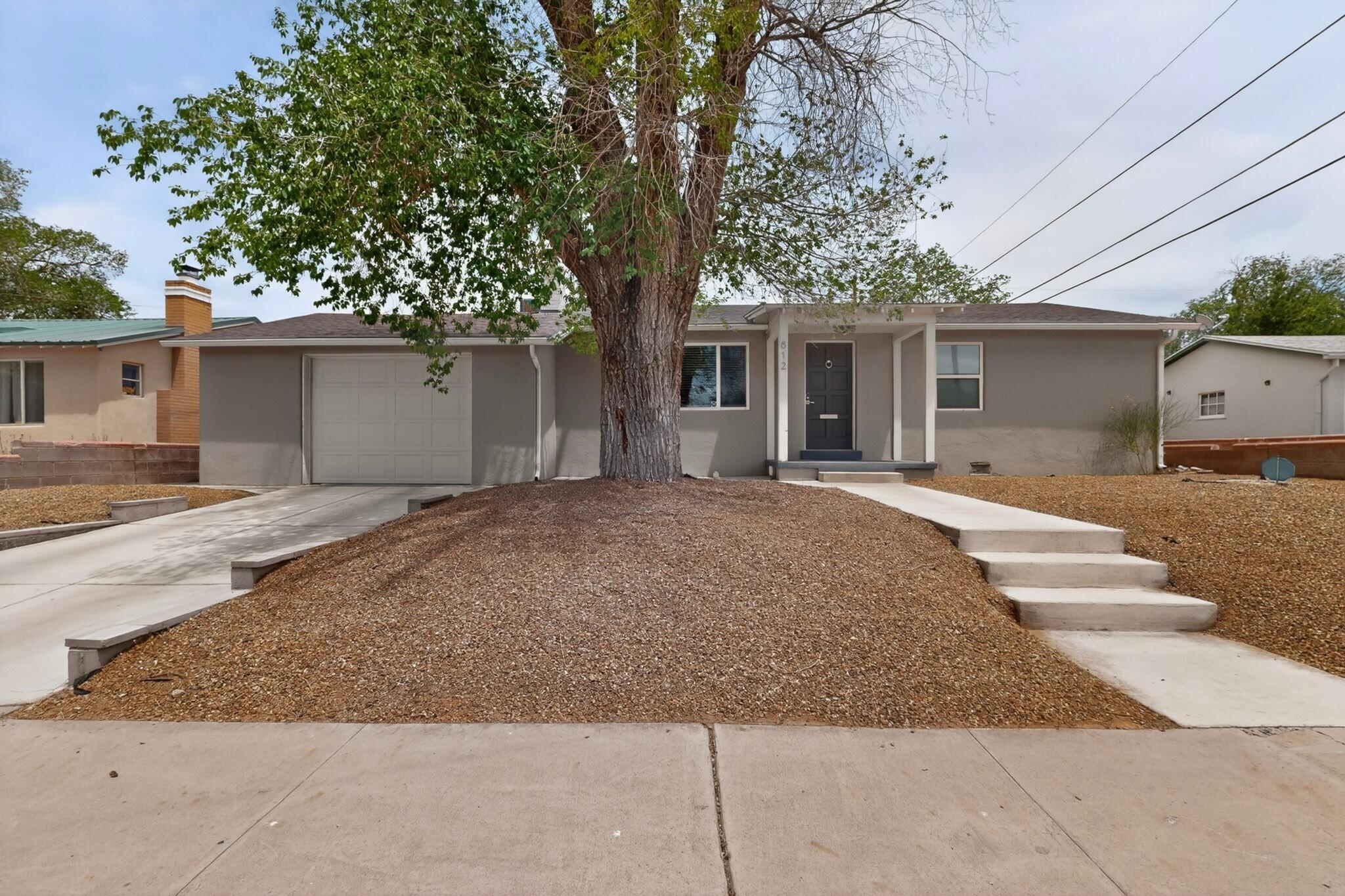 812 Amherst Drive NE