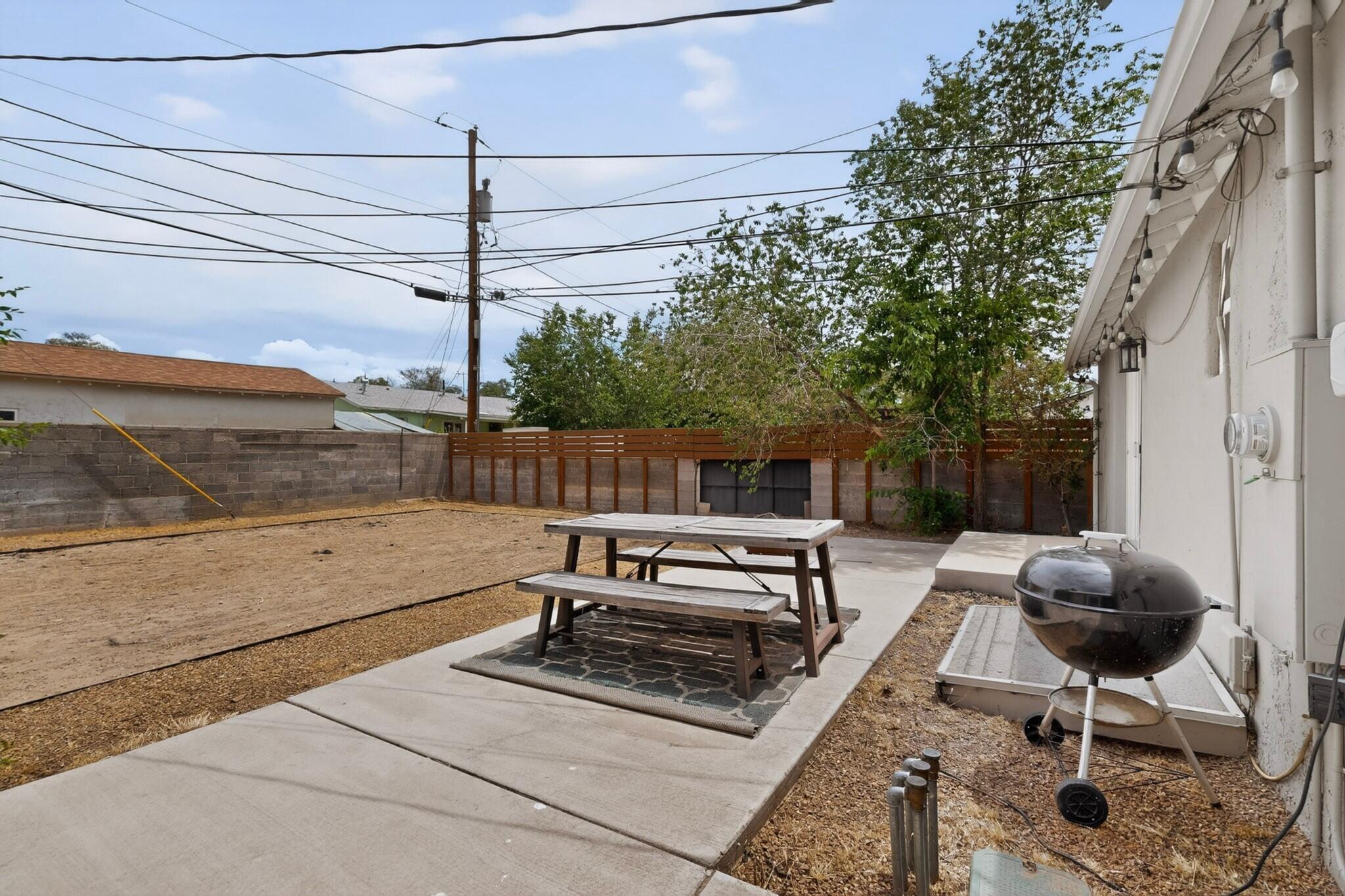 812 Amherst Drive NE