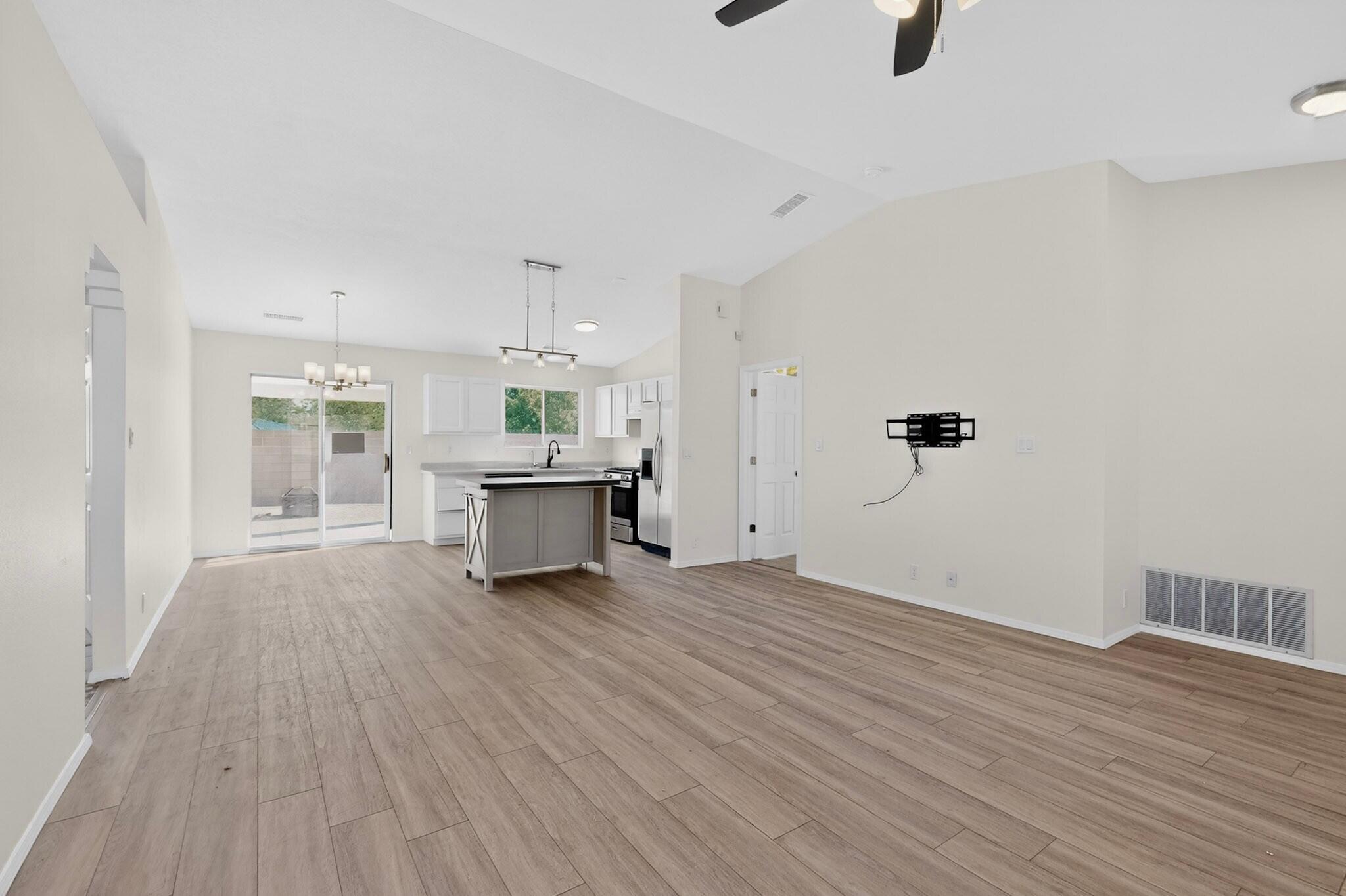 8115 Emerald Sky Avenue SW
