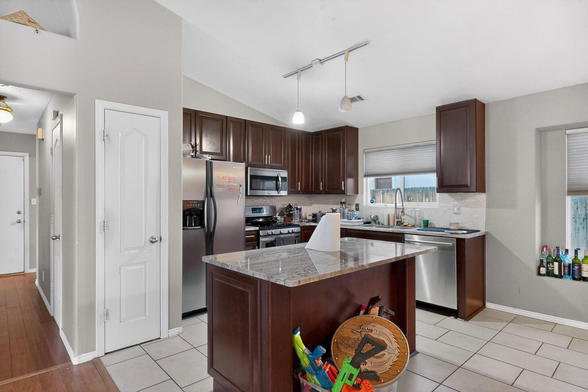 825 Deming Meadows Drive NE