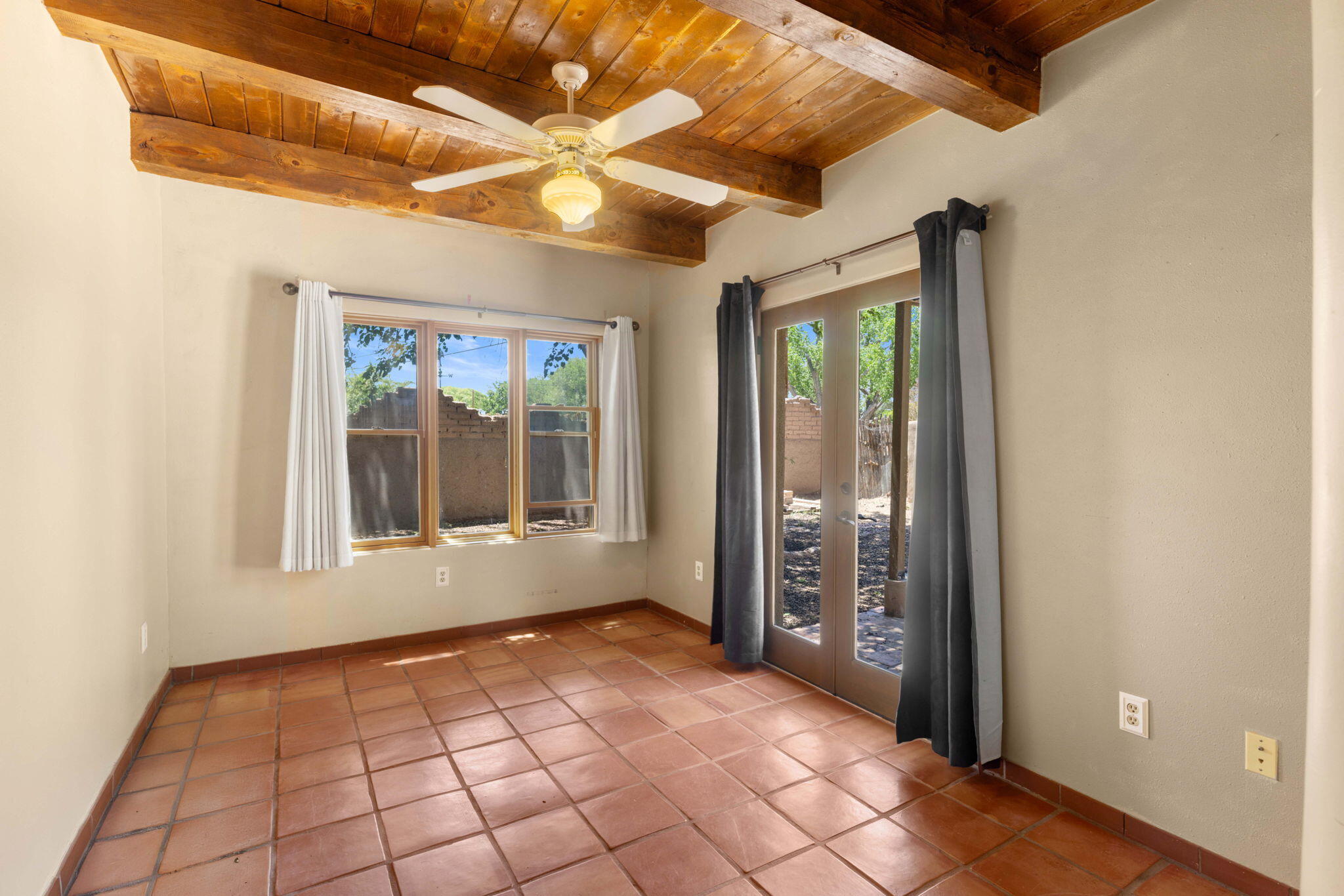 7406 Corrales Road