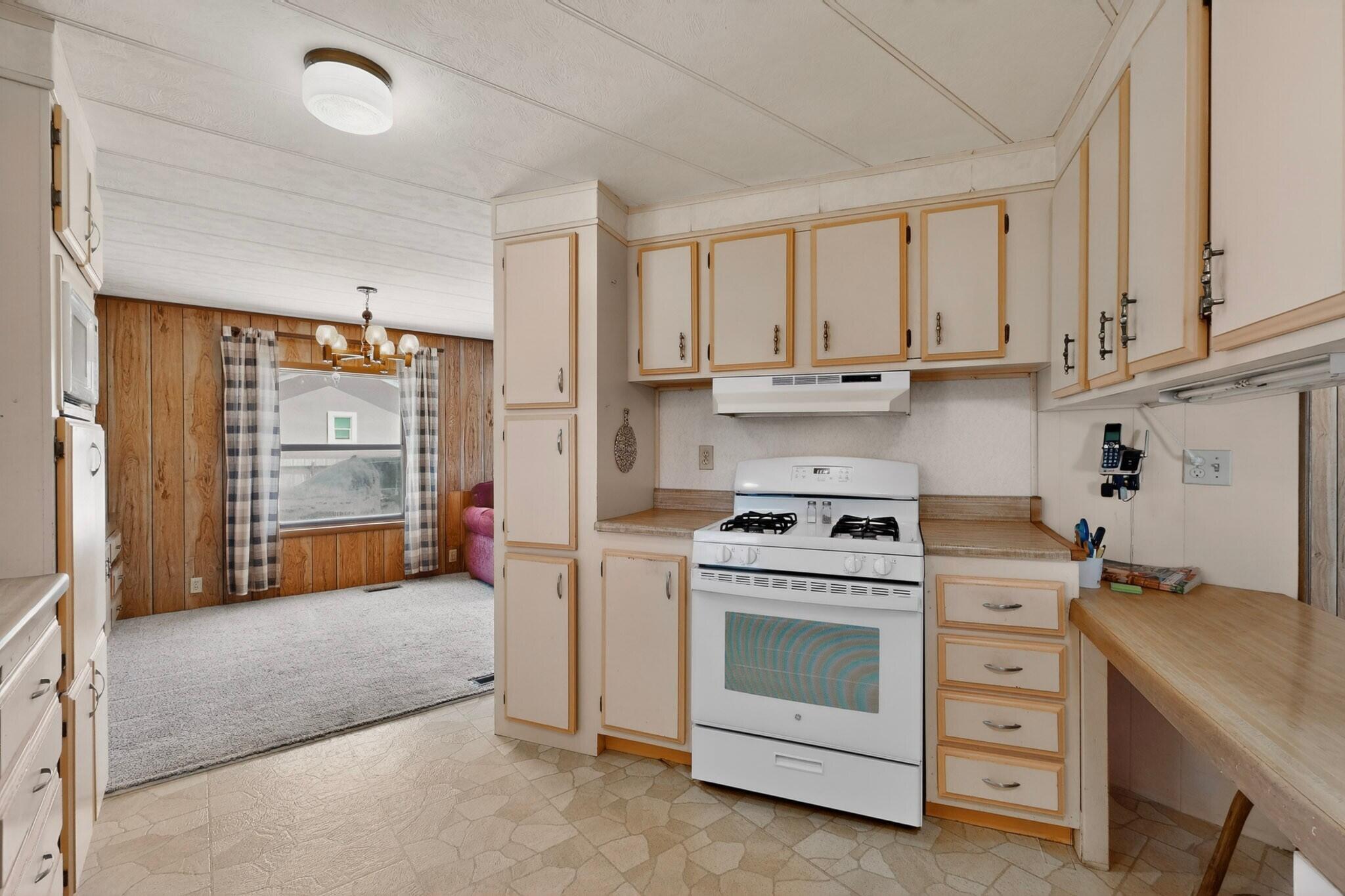 2135 Winchester Drive