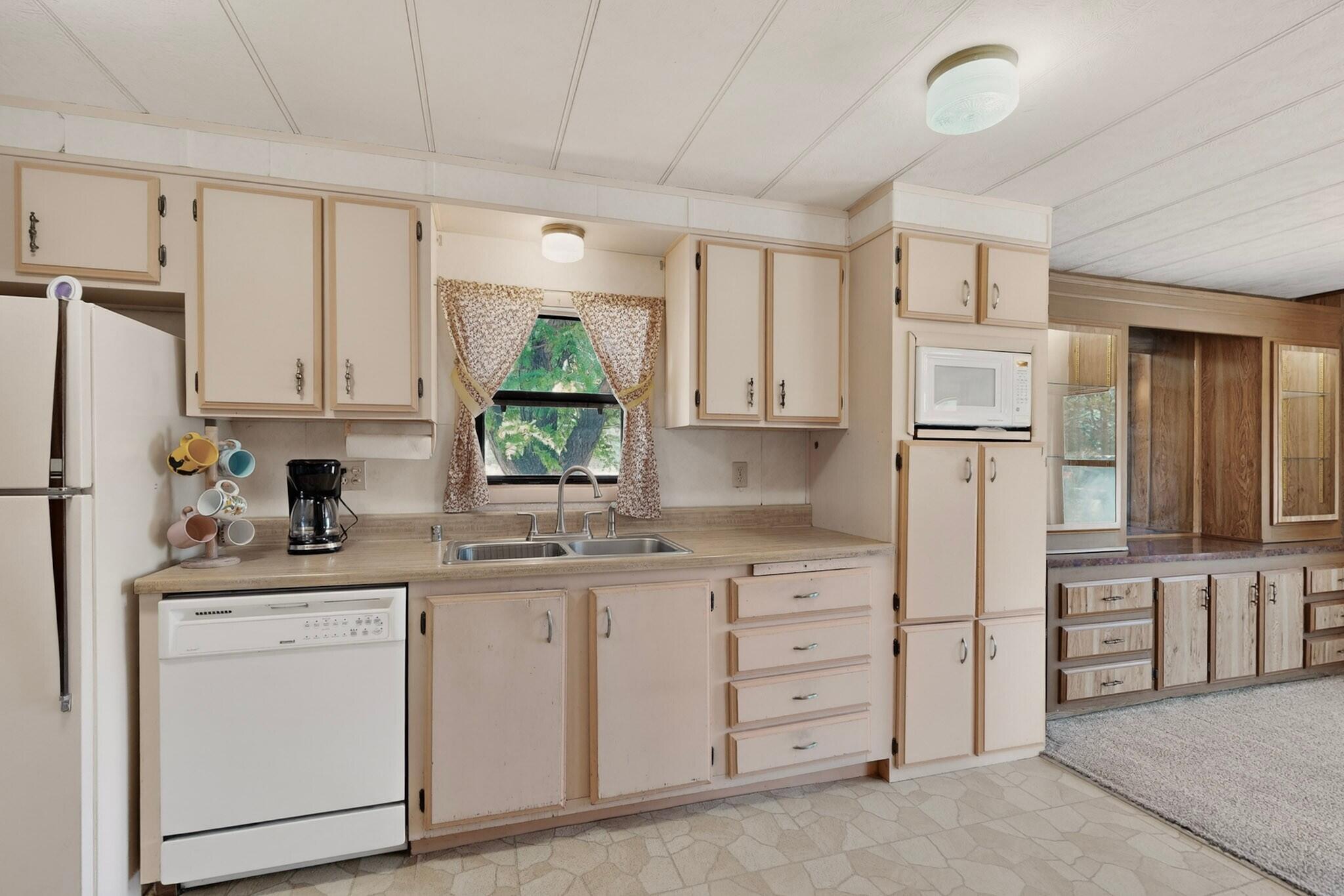2135 Winchester Drive