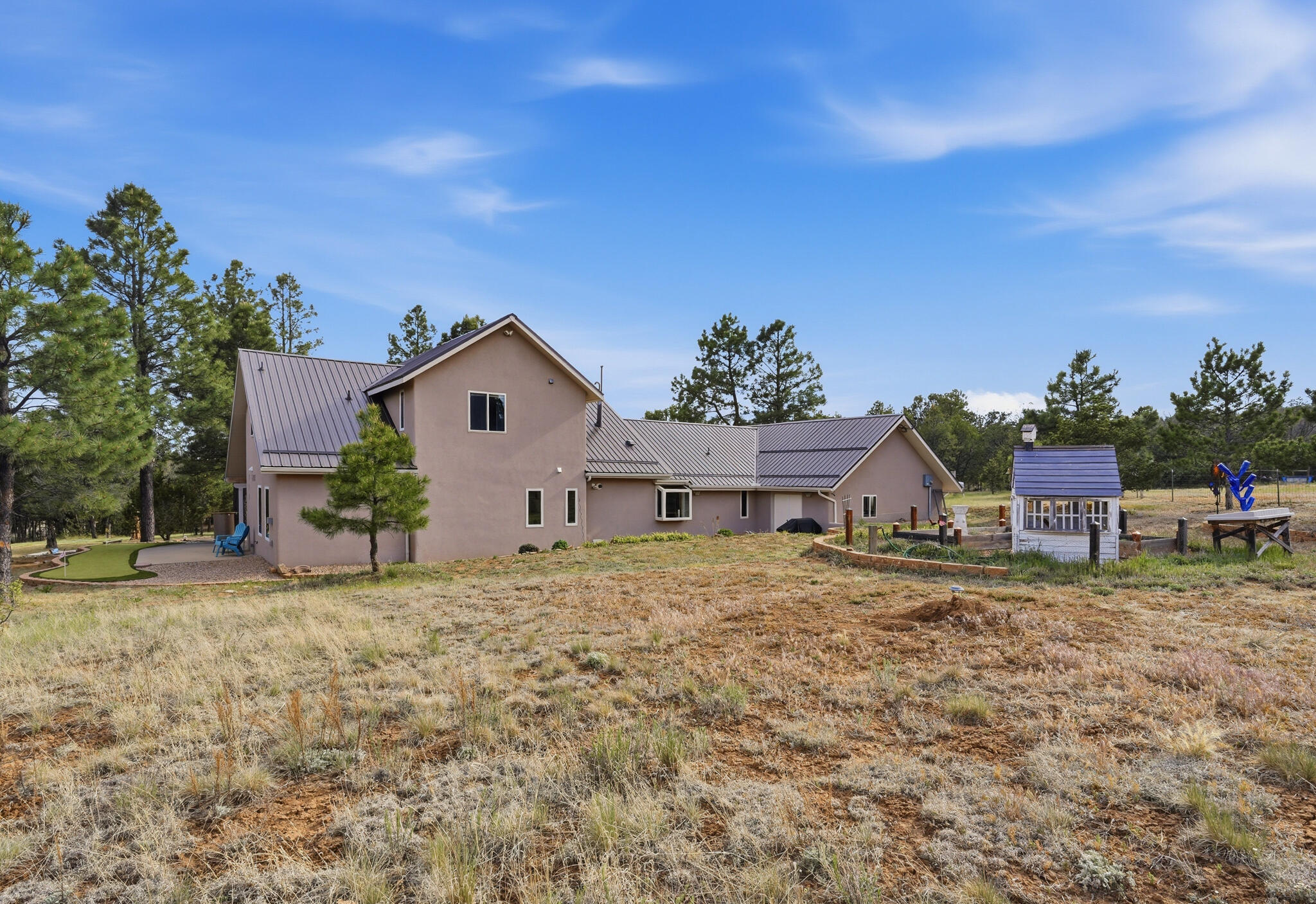 15 Blue Jay Road