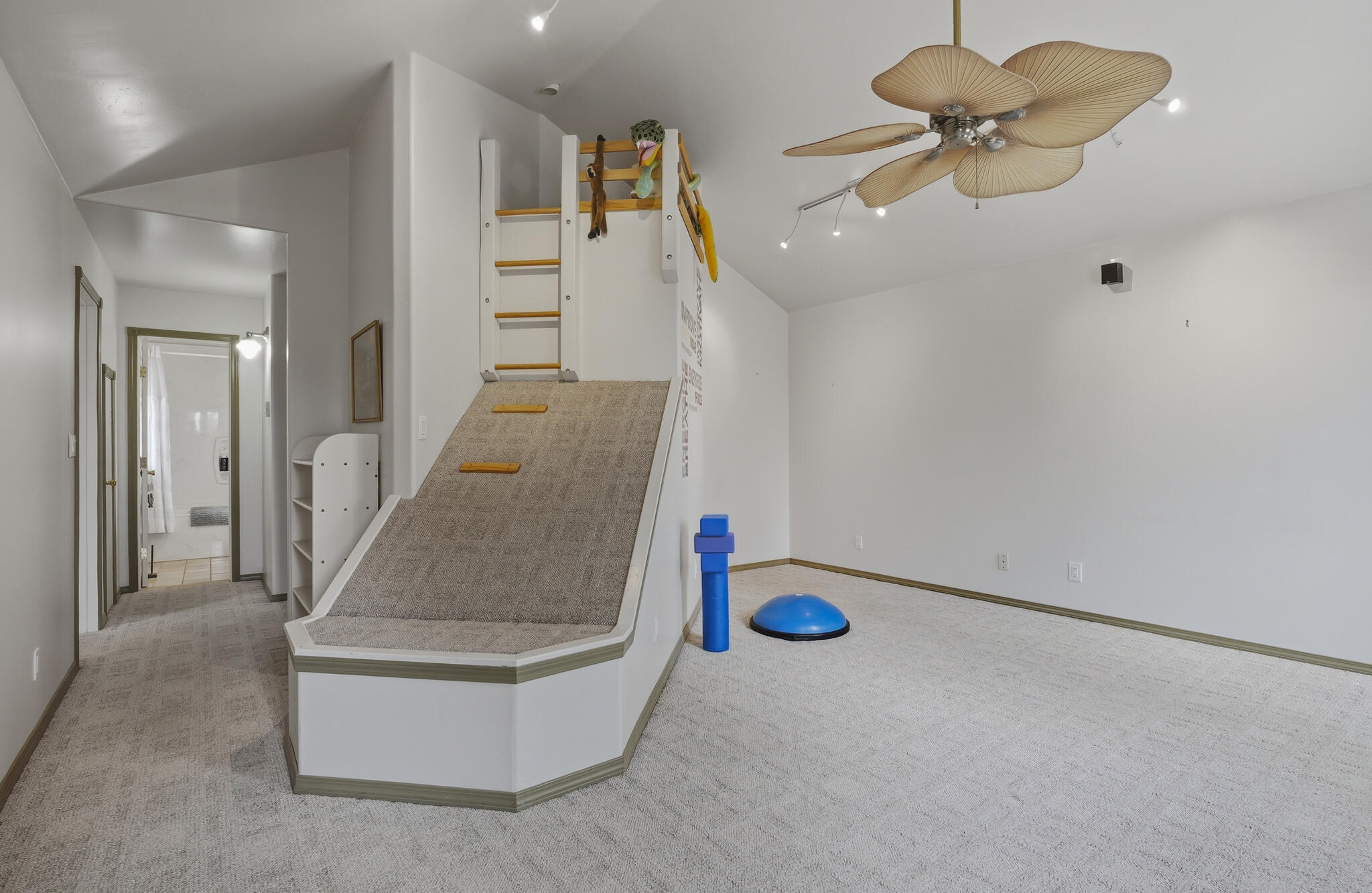 15 Blue Jay Road