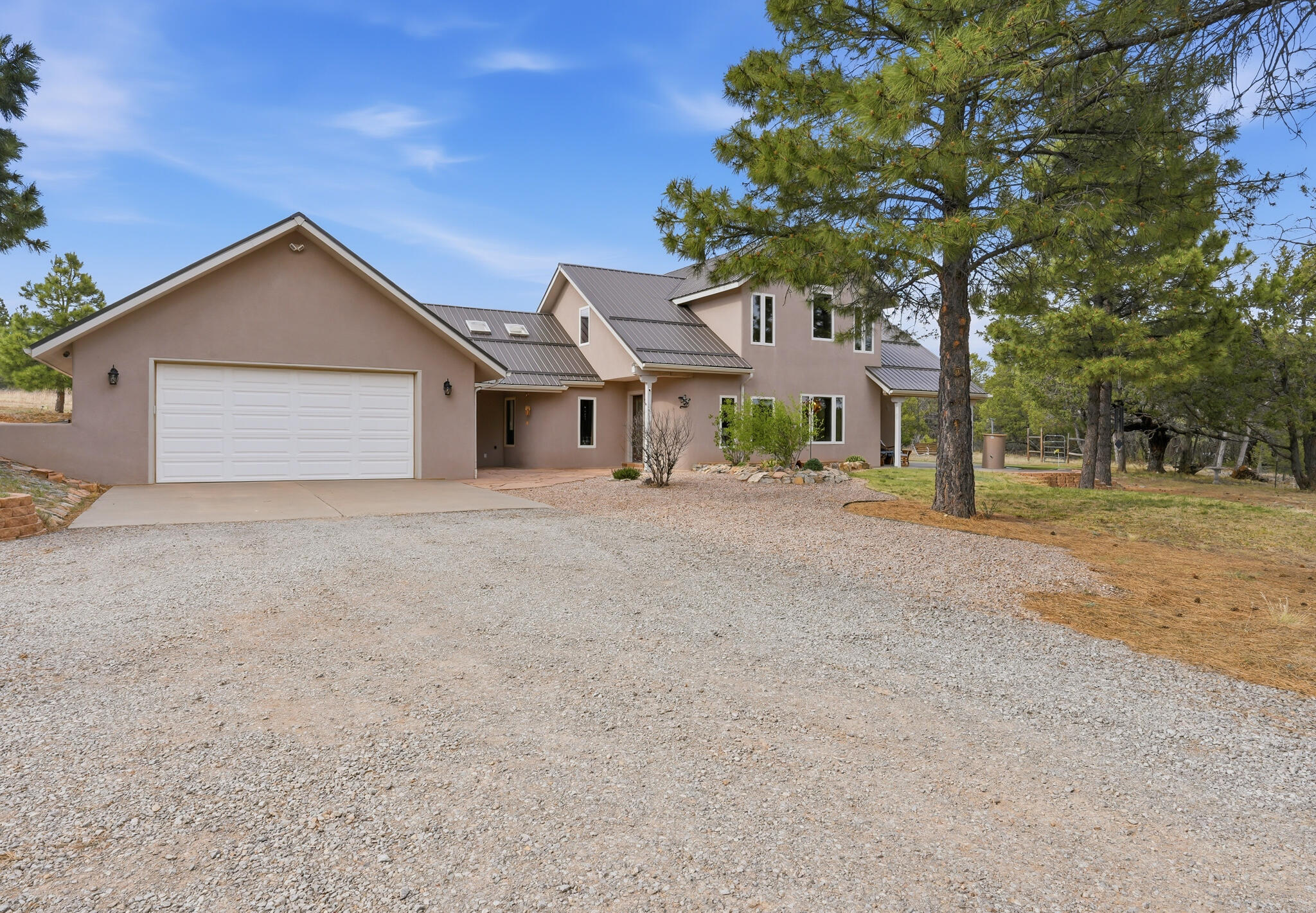 15 Blue Jay Road