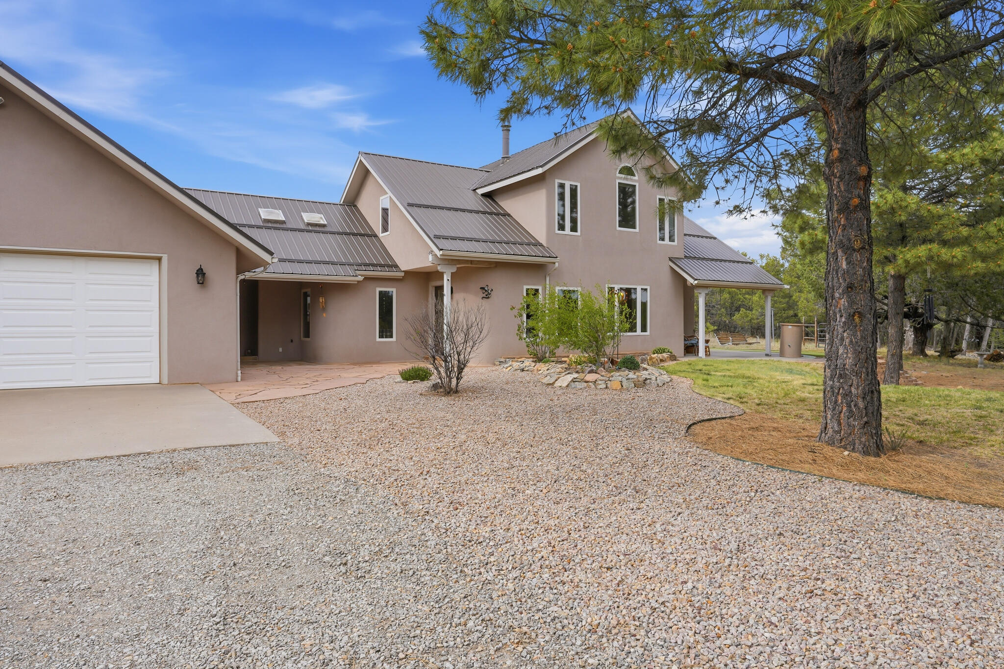 15 Blue Jay Road