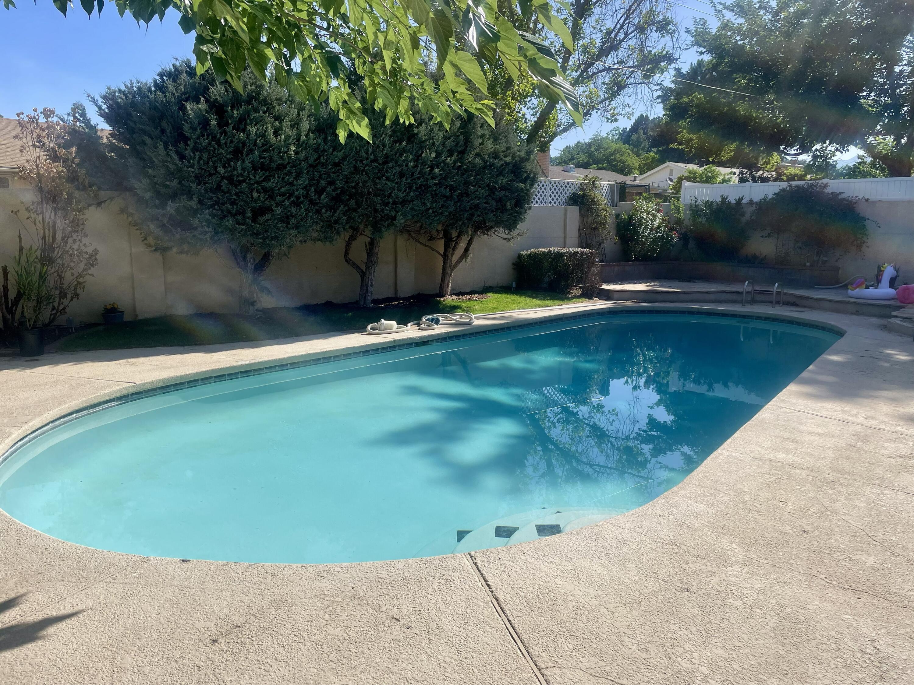 8001 Sierra Azul Avenue NE