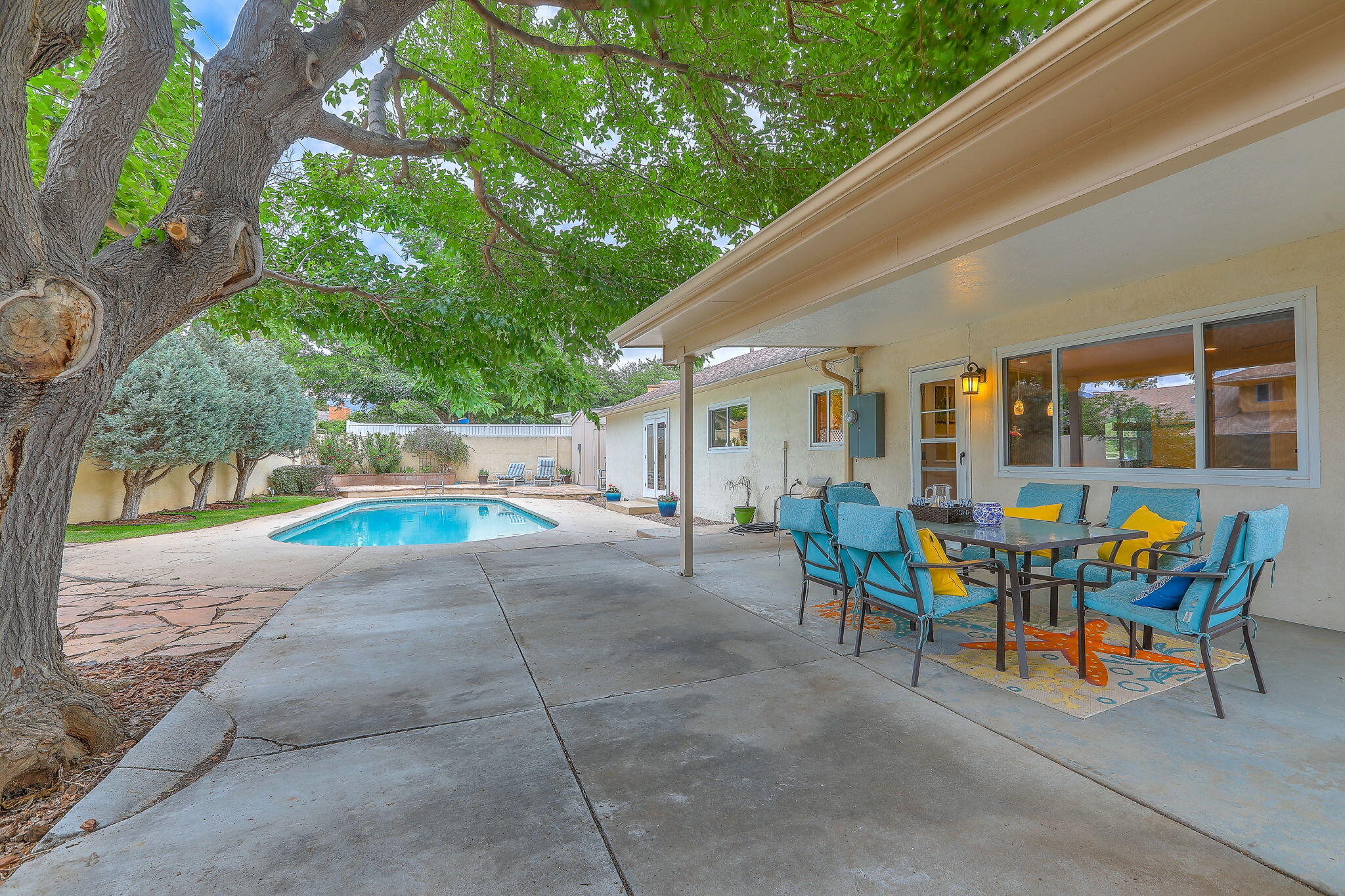 8001 Sierra Azul Avenue NE