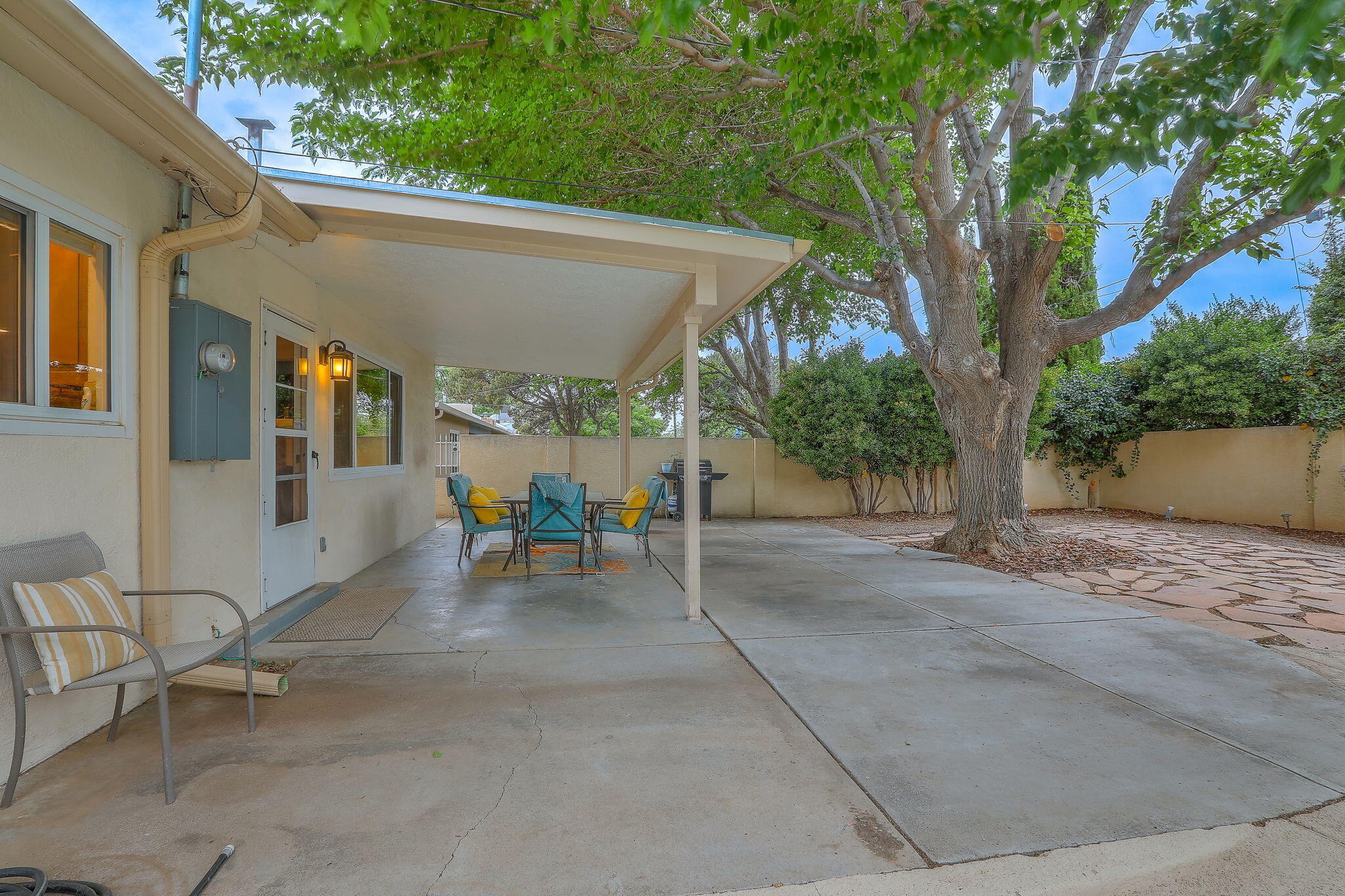8001 Sierra Azul Avenue NE
