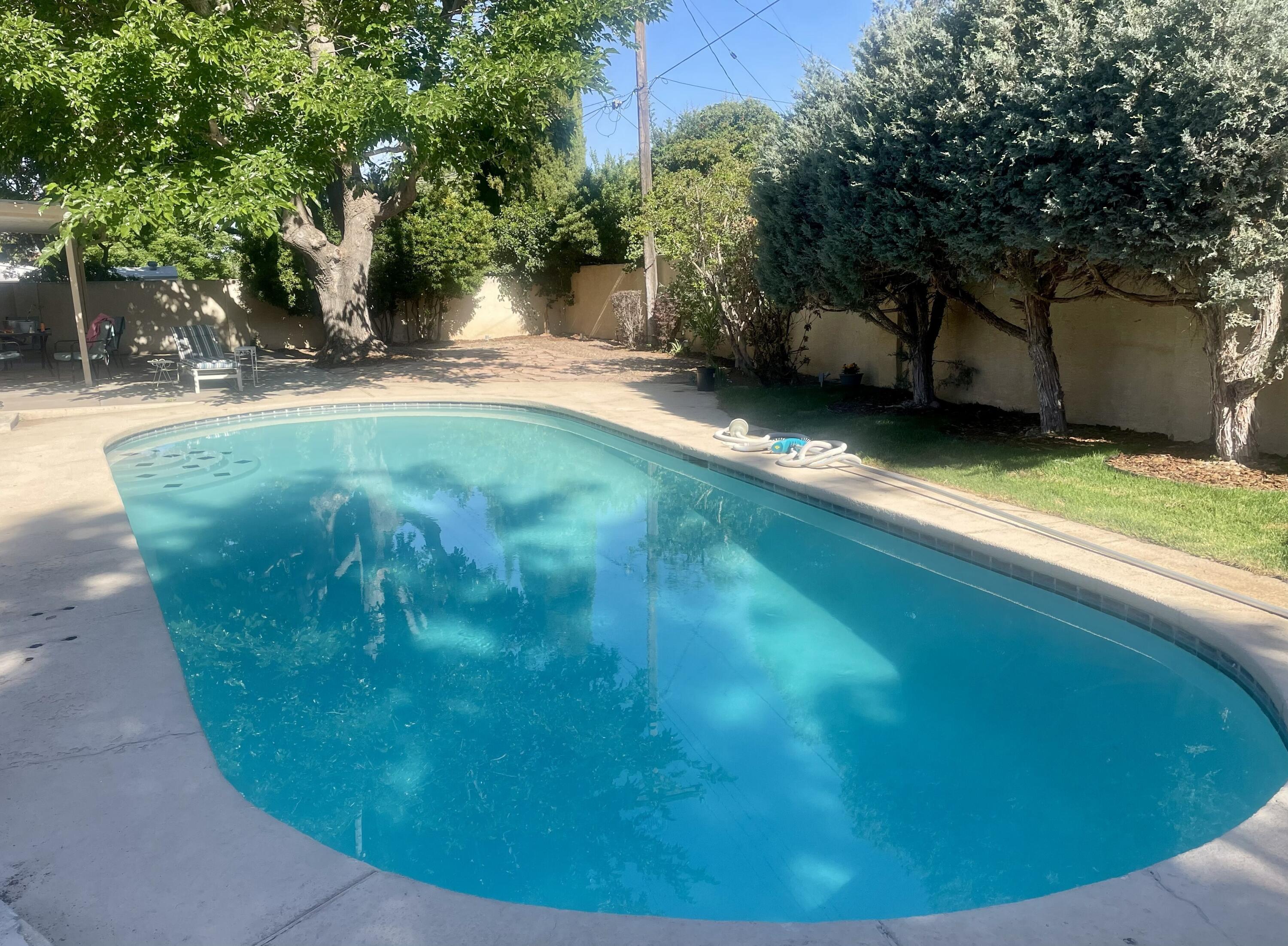 8001 Sierra Azul Avenue NE