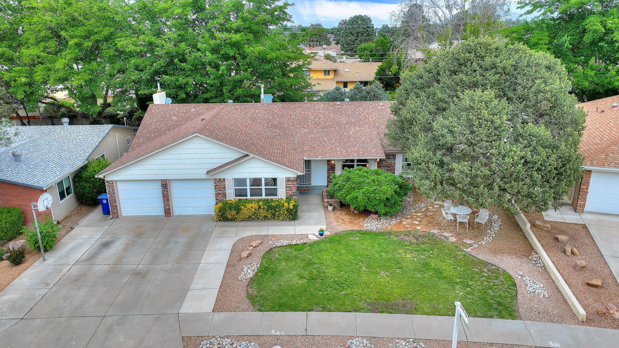 8001 Sierra Azul Avenue NE
