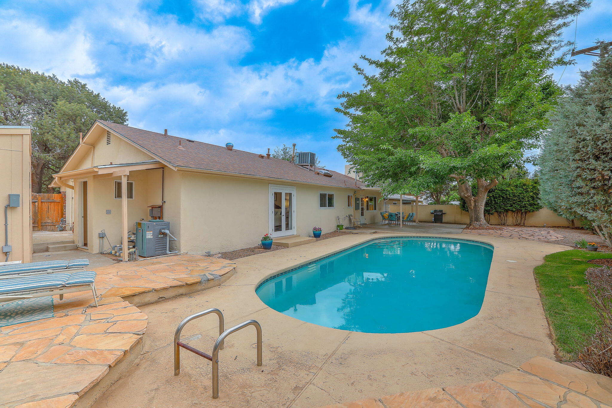 8001 Sierra Azul Avenue NE