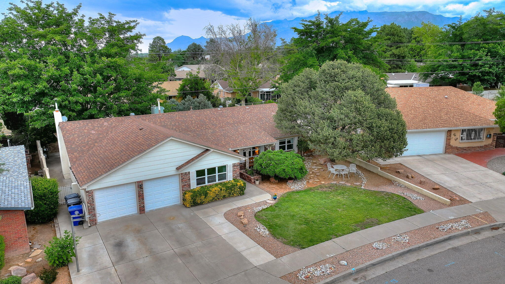 8001 Sierra Azul Avenue NE