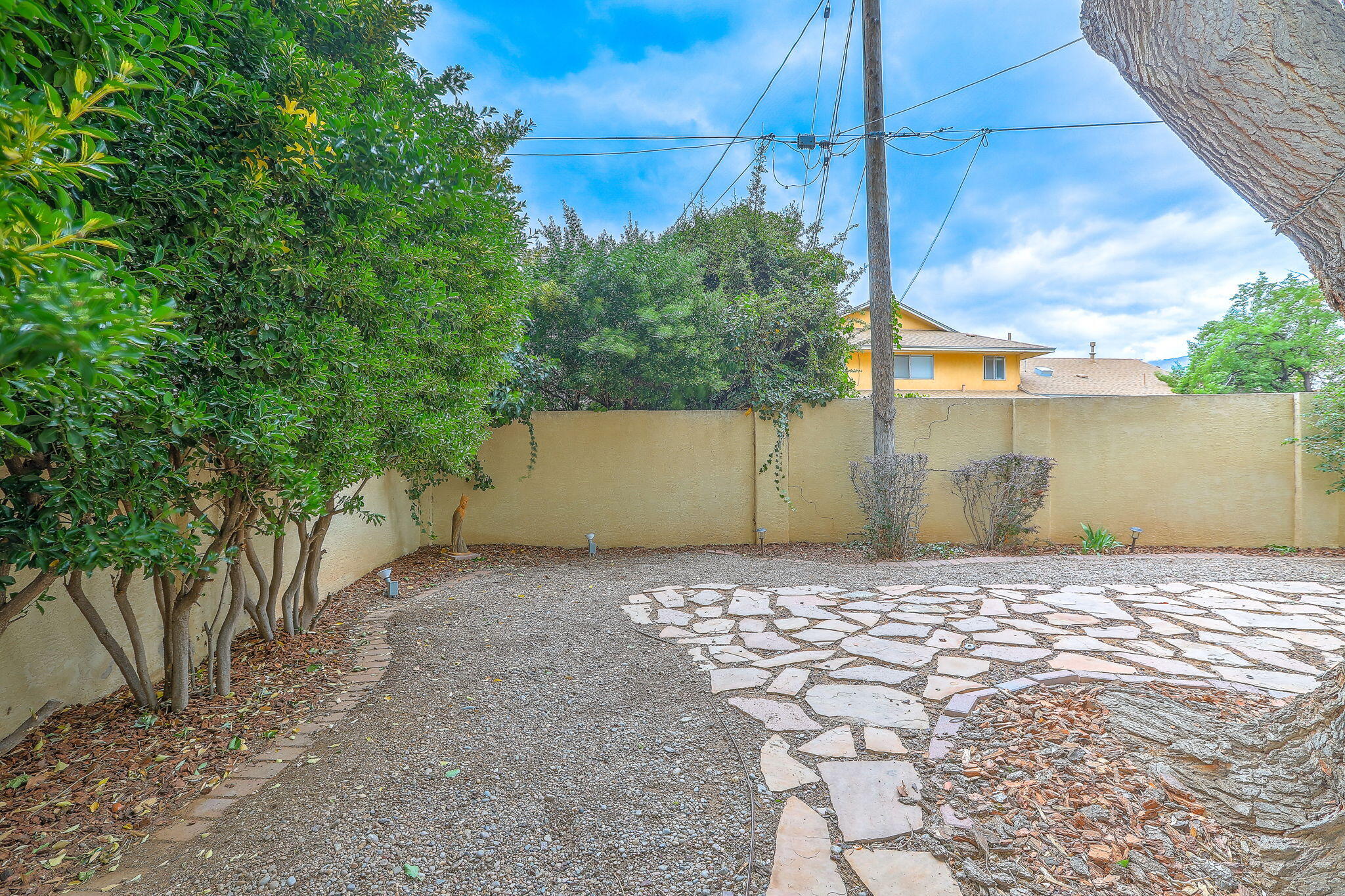8001 Sierra Azul Avenue NE