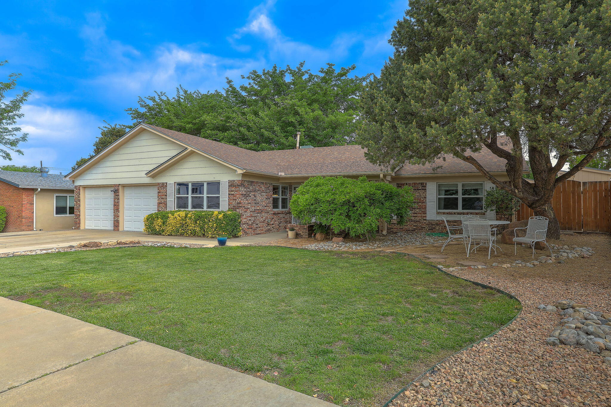 8001 Sierra Azul Avenue NE