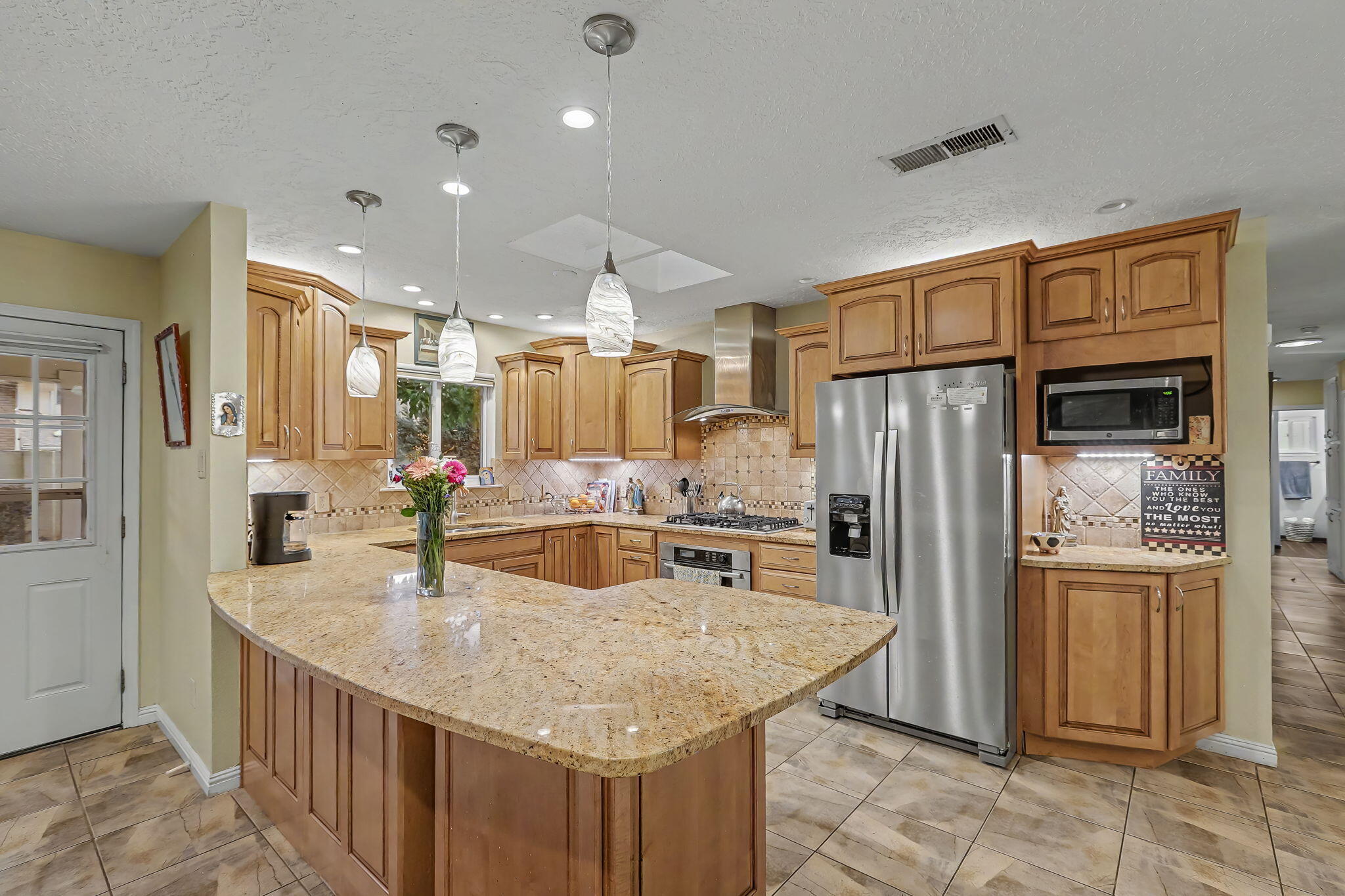 8001 Sierra Azul Avenue NE