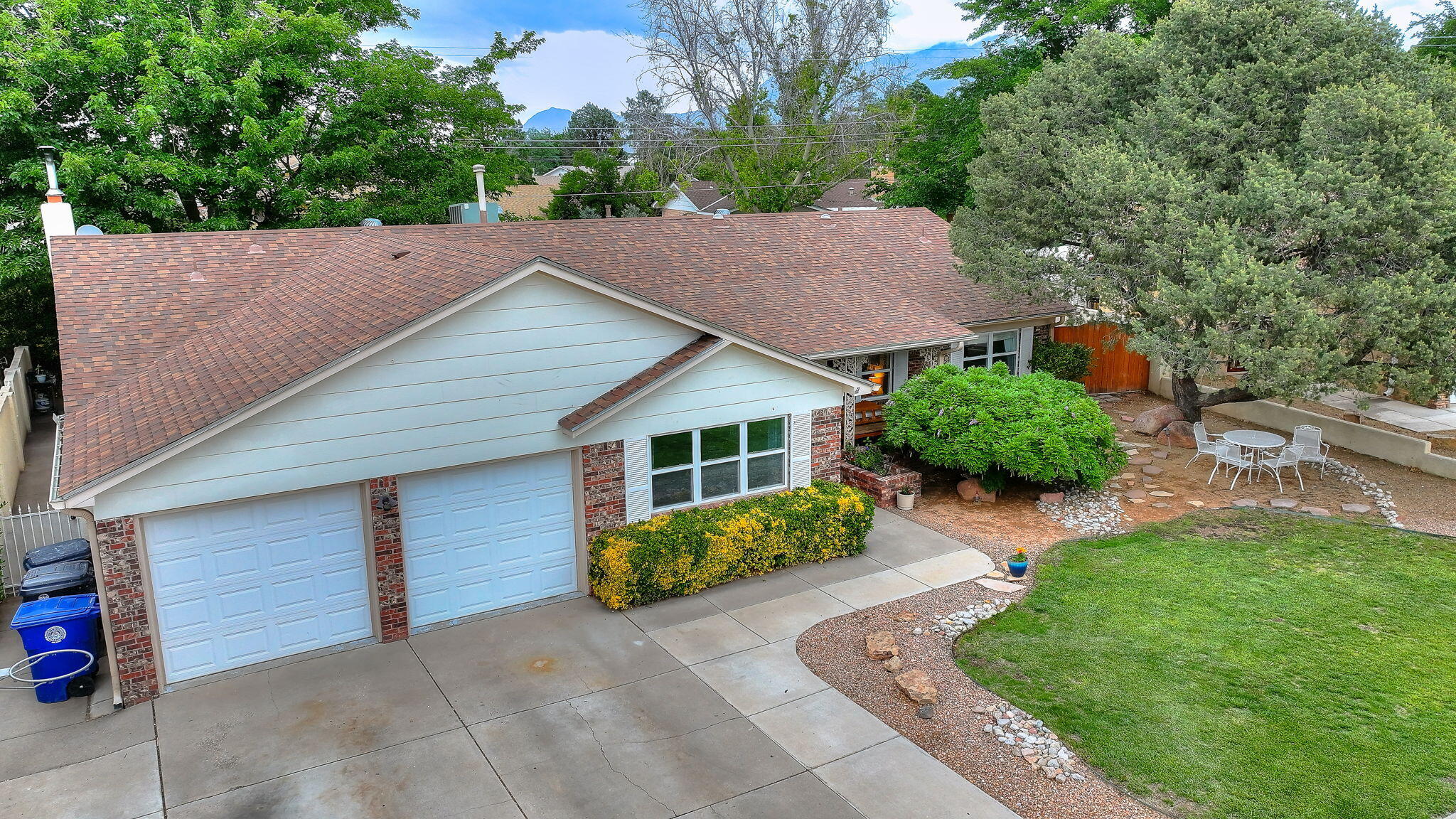 8001 Sierra Azul Avenue NE