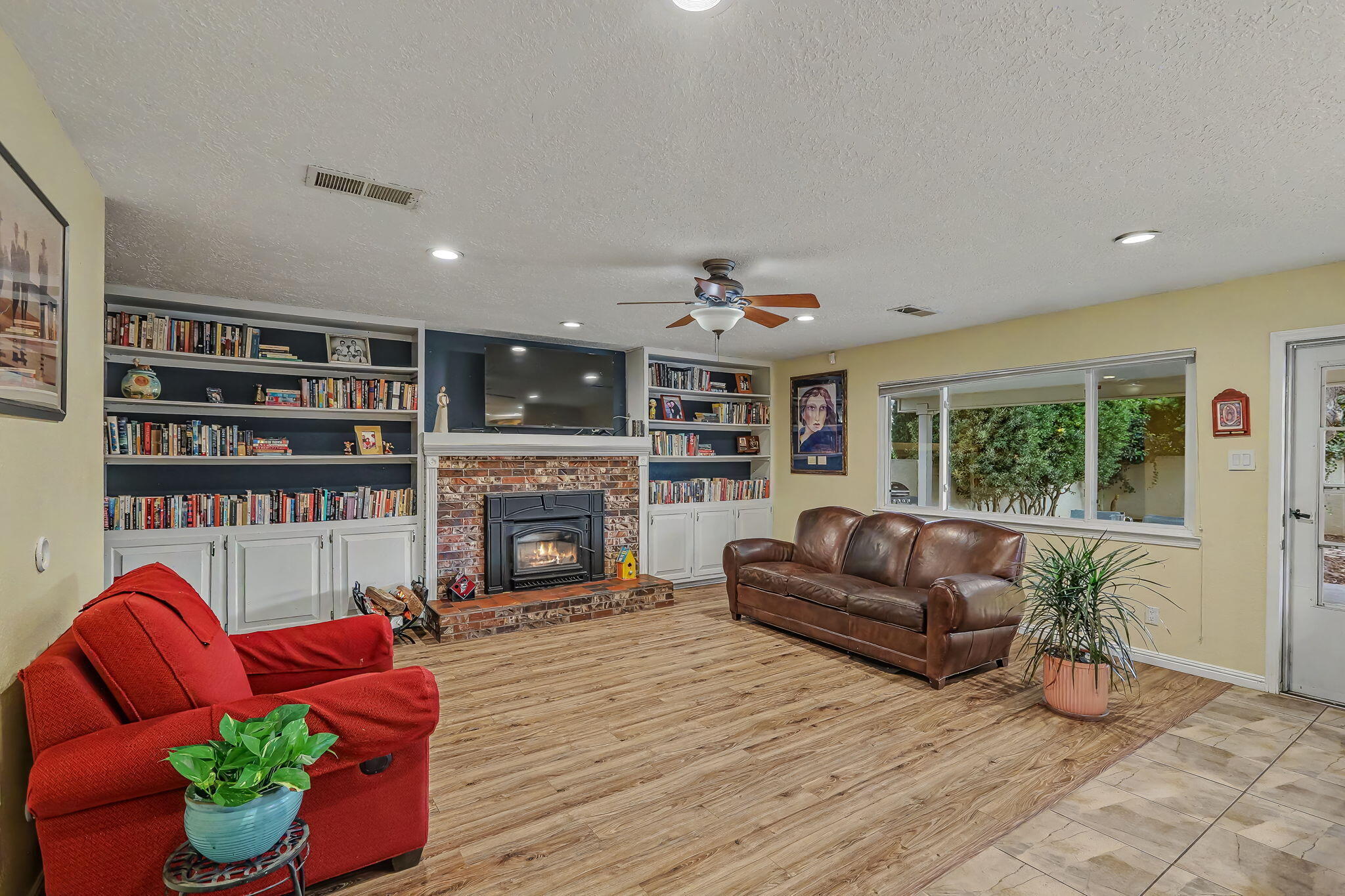 8001 Sierra Azul Avenue NE