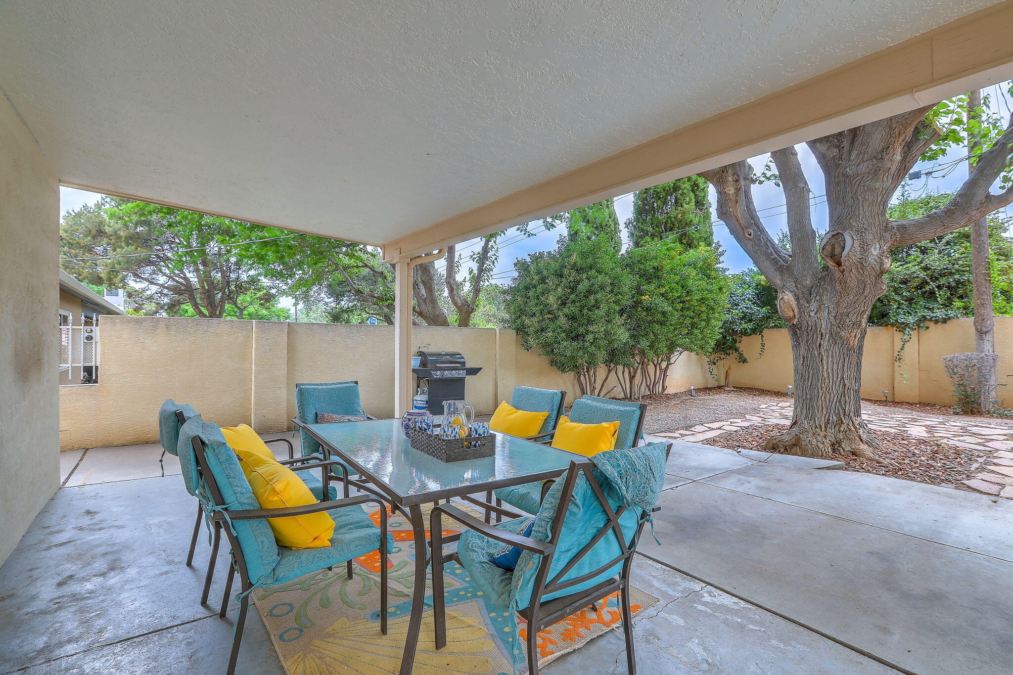 8001 Sierra Azul Avenue NE