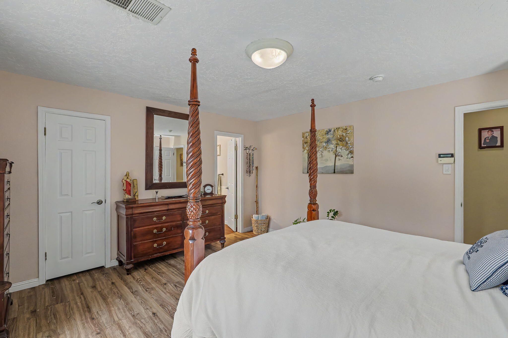 8001 Sierra Azul Avenue NE