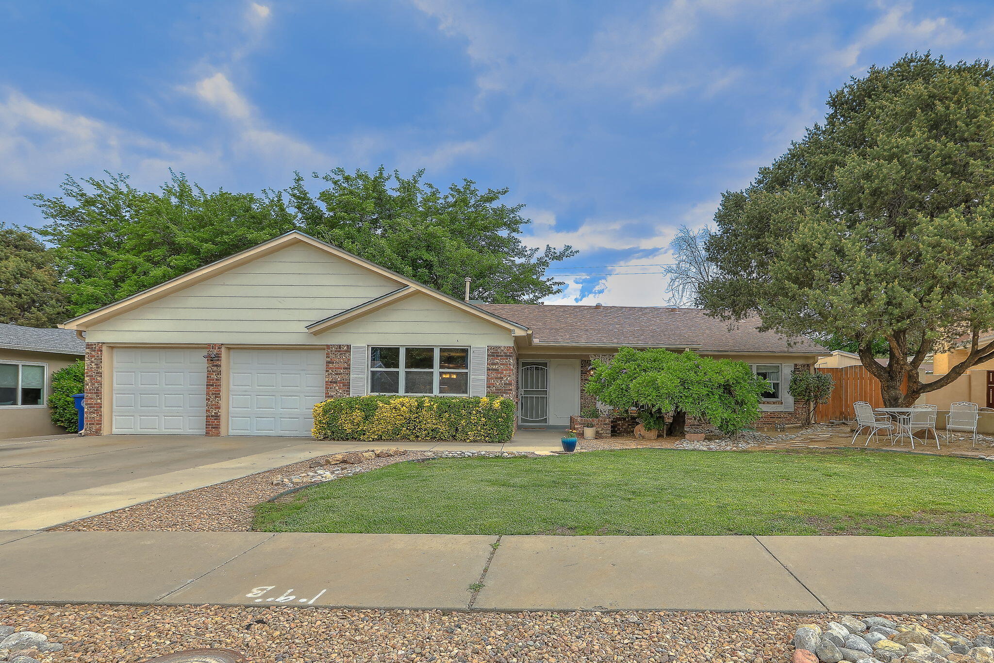8001 Sierra Azul Avenue NE