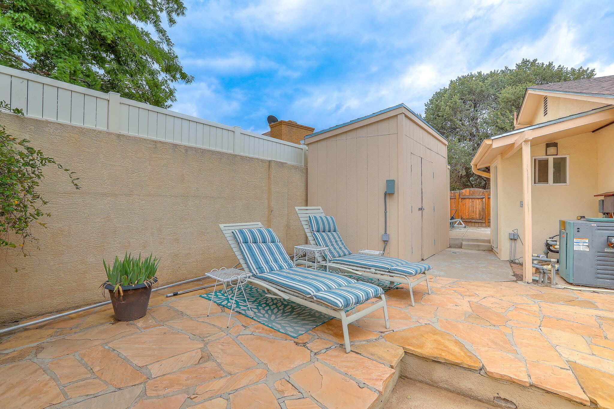 8001 Sierra Azul Avenue NE