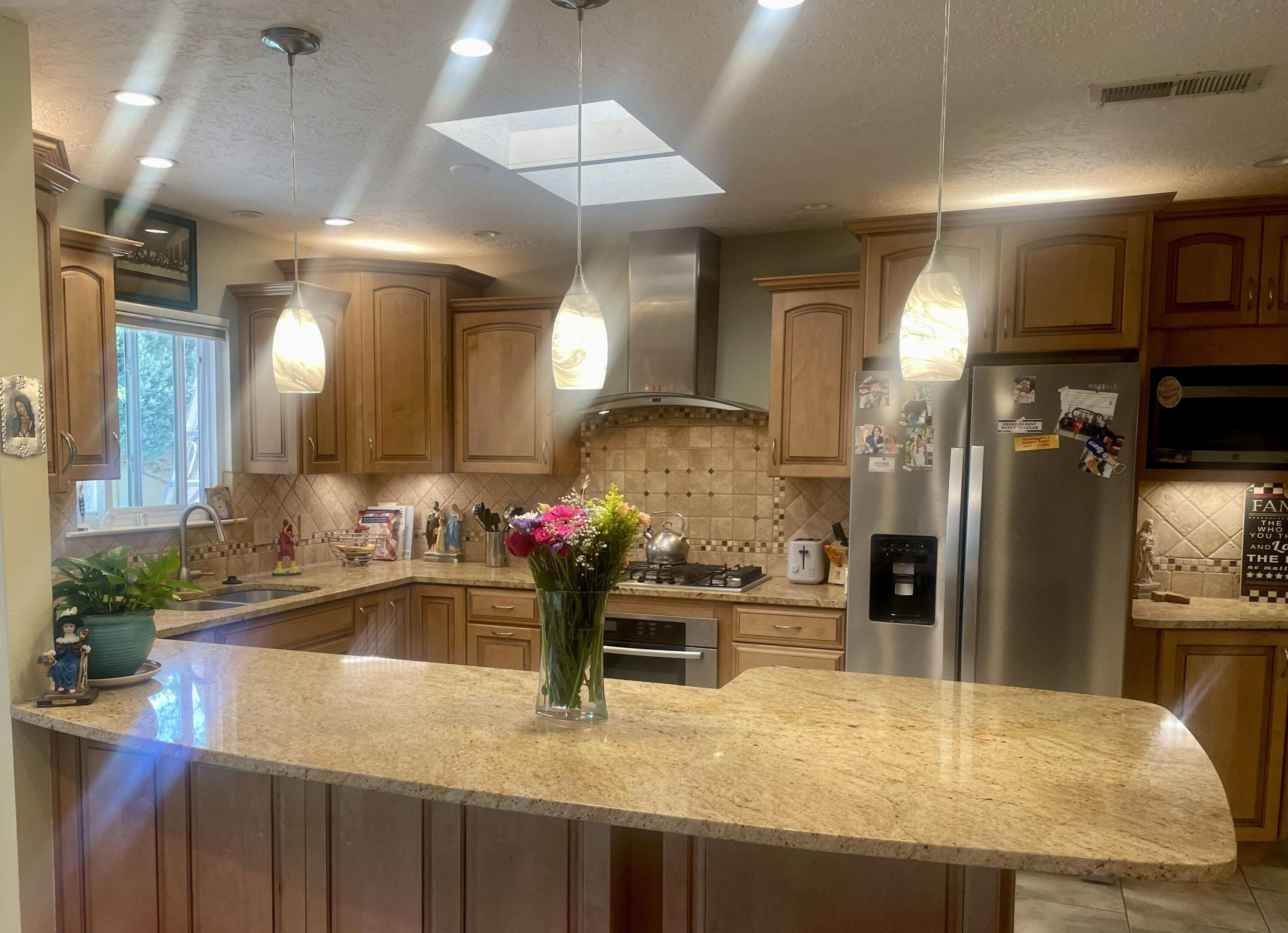 8001 Sierra Azul Avenue NE
