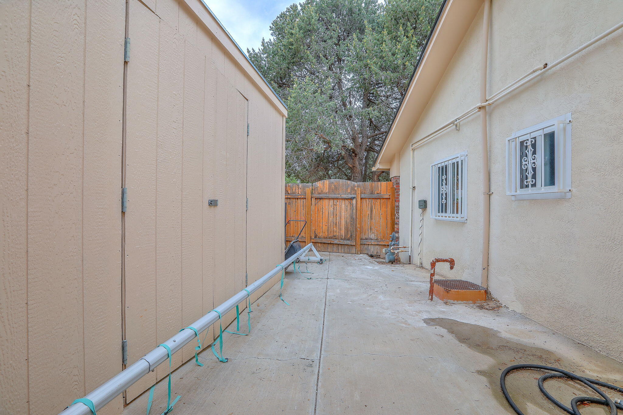 8001 Sierra Azul Avenue NE