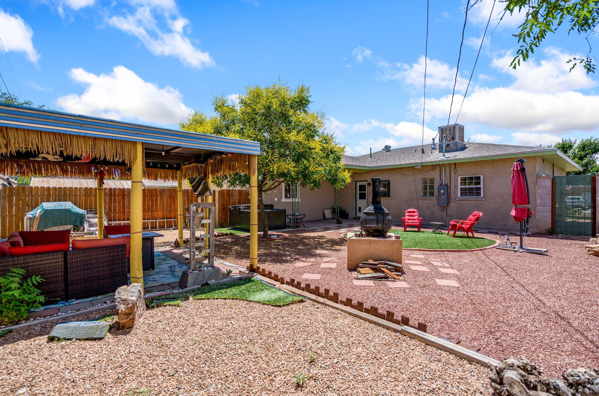 2712 Solano Drive NE