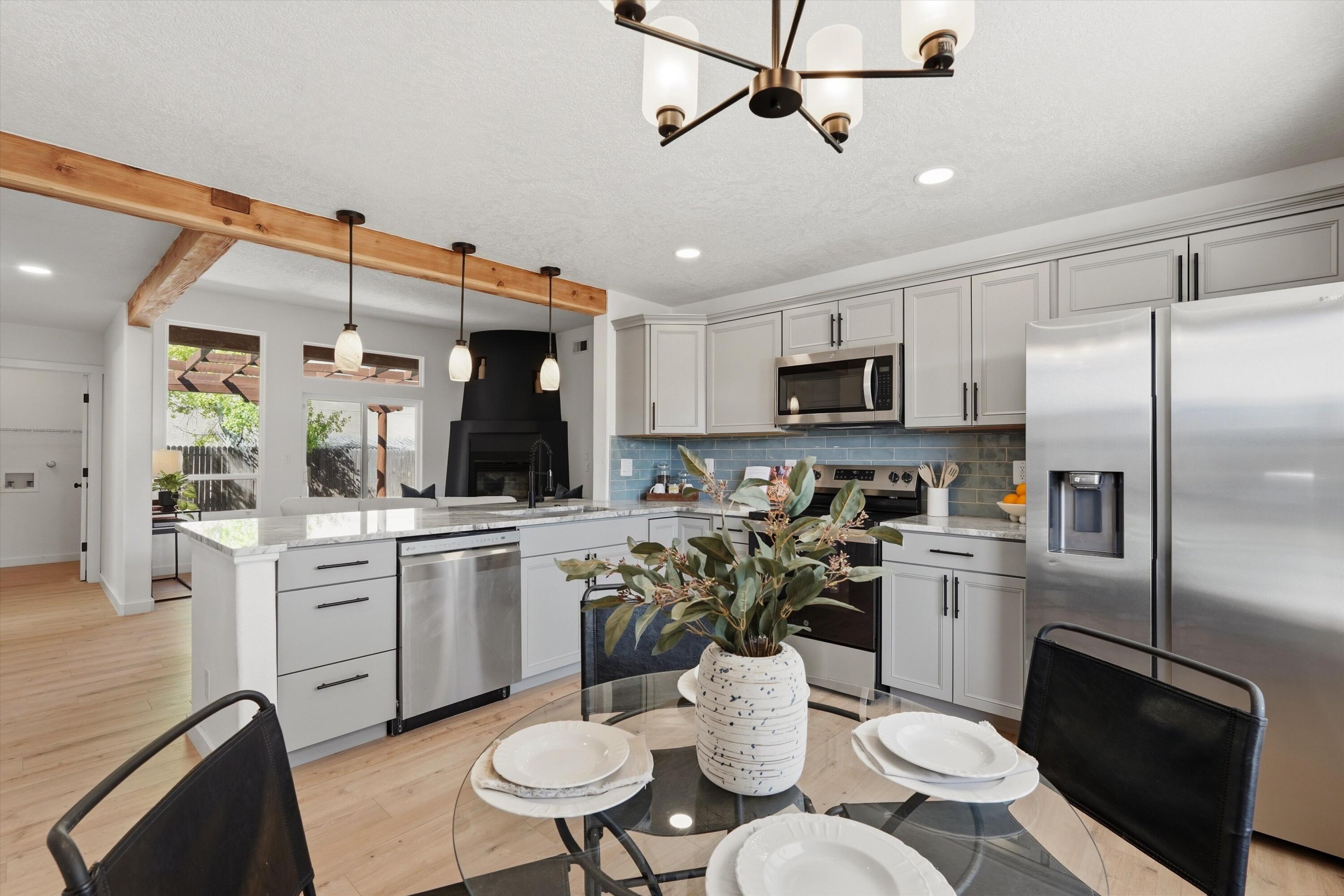6963 Golden Mesa