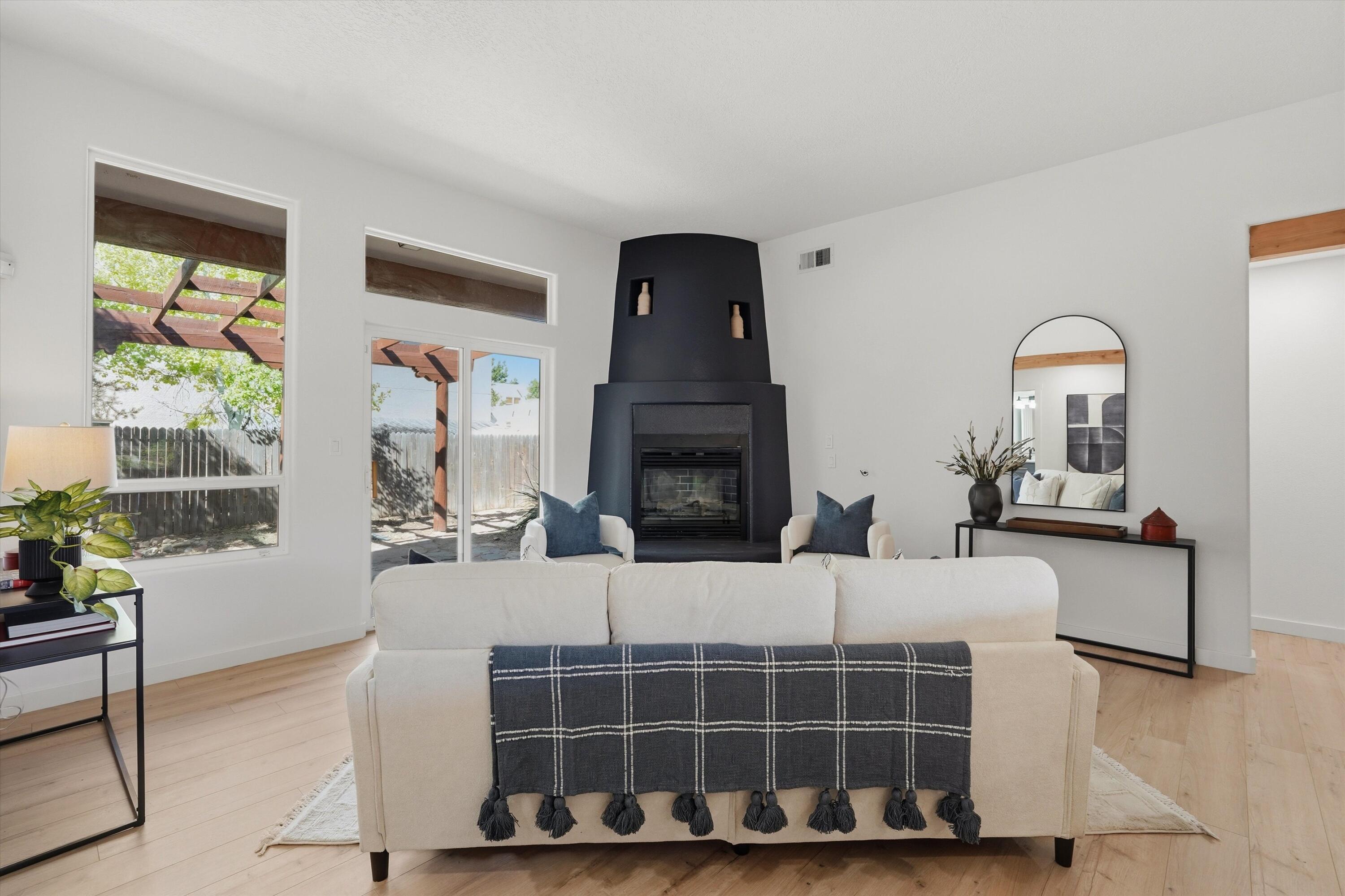 6963 Golden Mesa