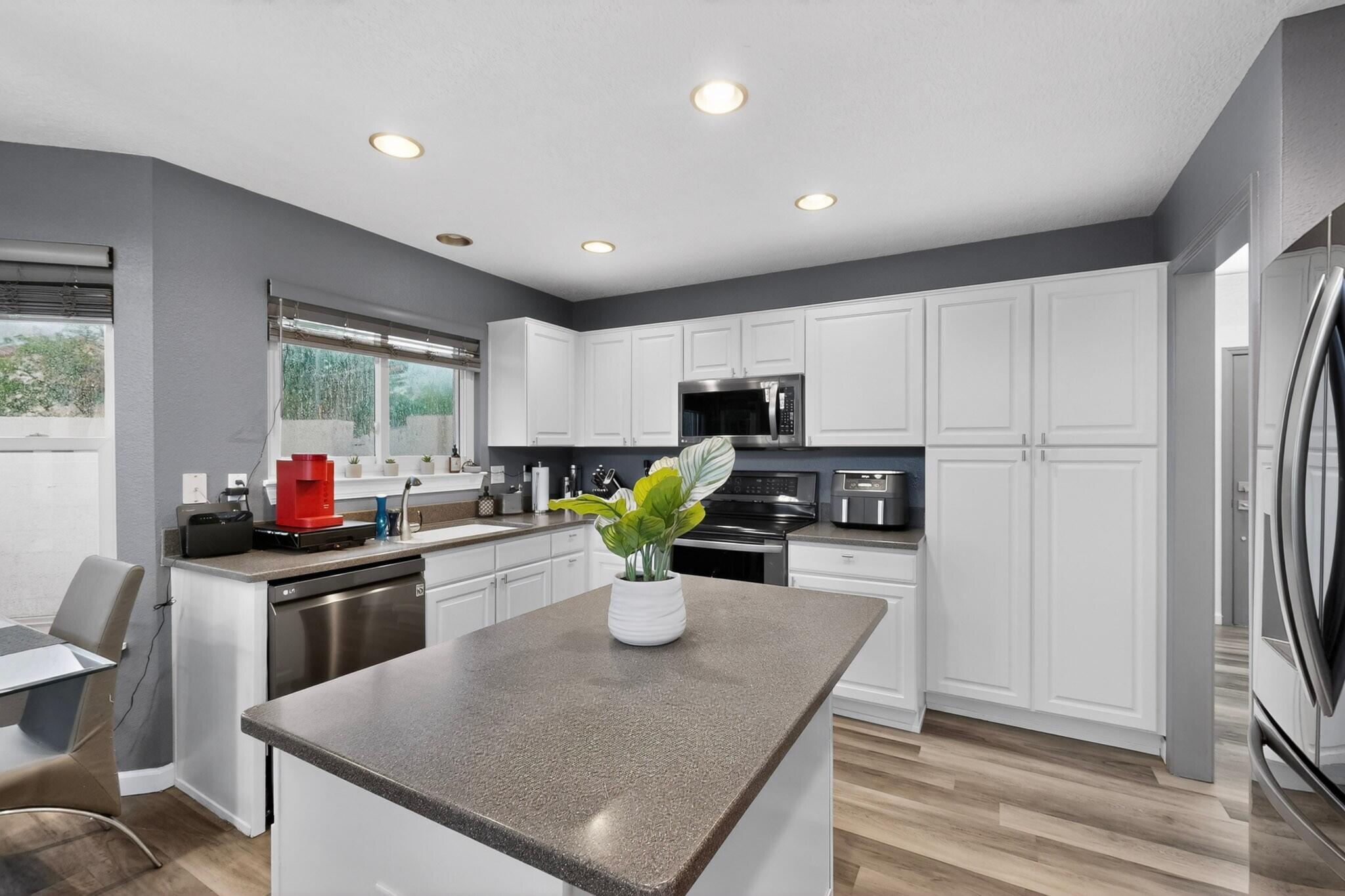 233 Nicklaus Drive SE